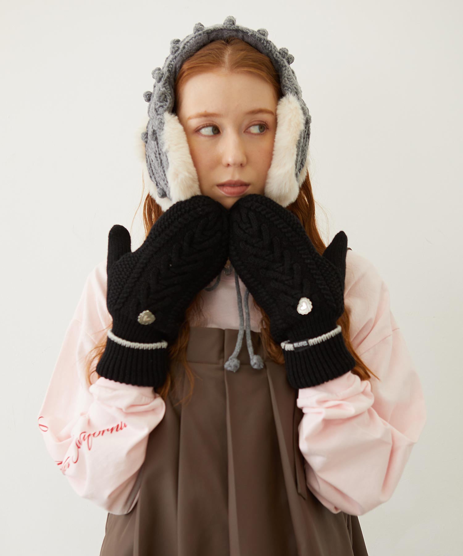 HEART CABLE MITTENS