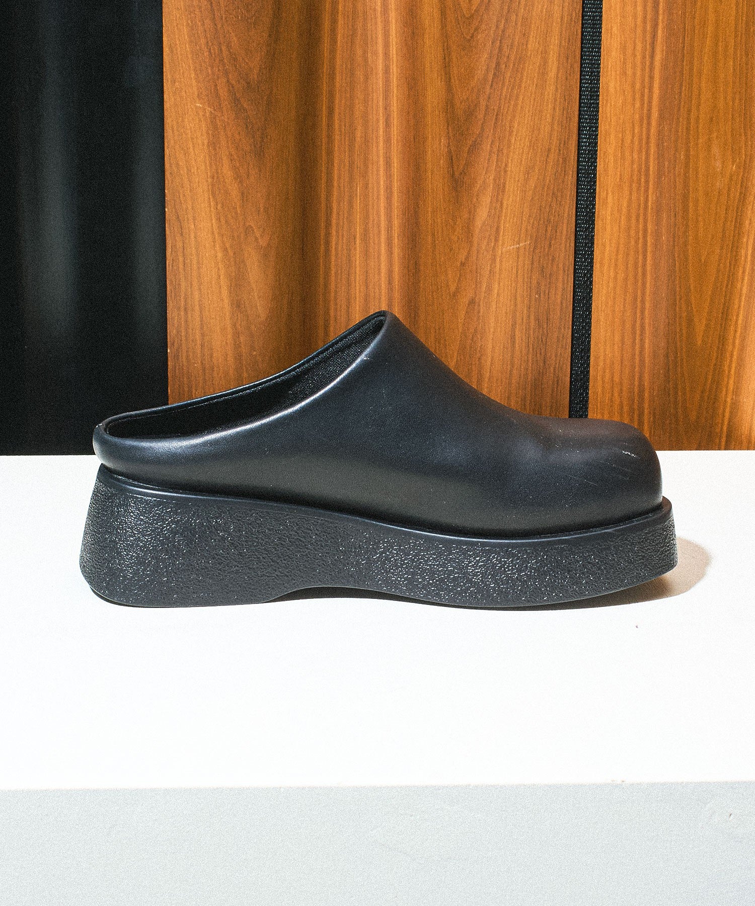 CLOG SHOES