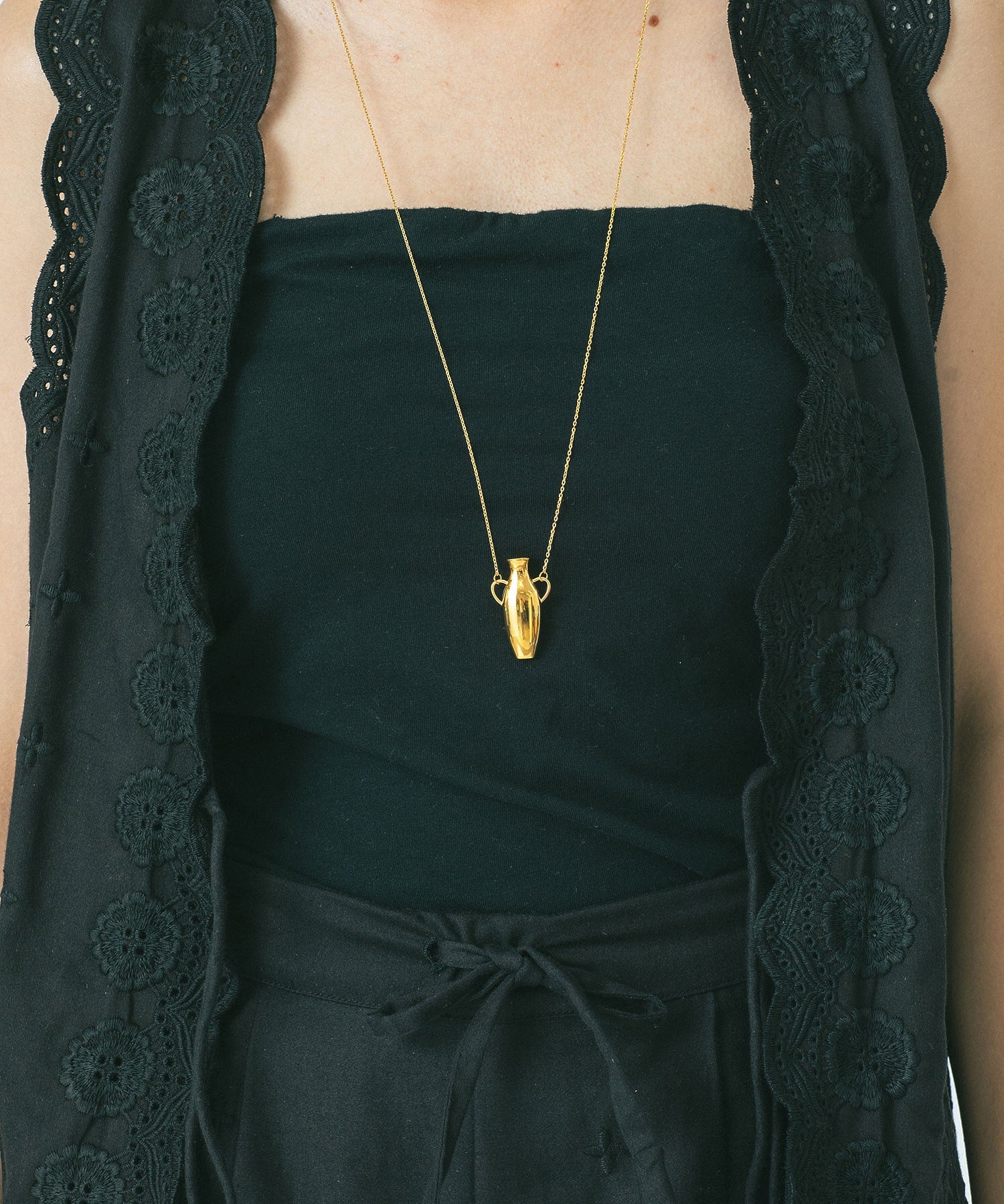 HLAADA for ROSEBUD/EMBROIDERY GILET
