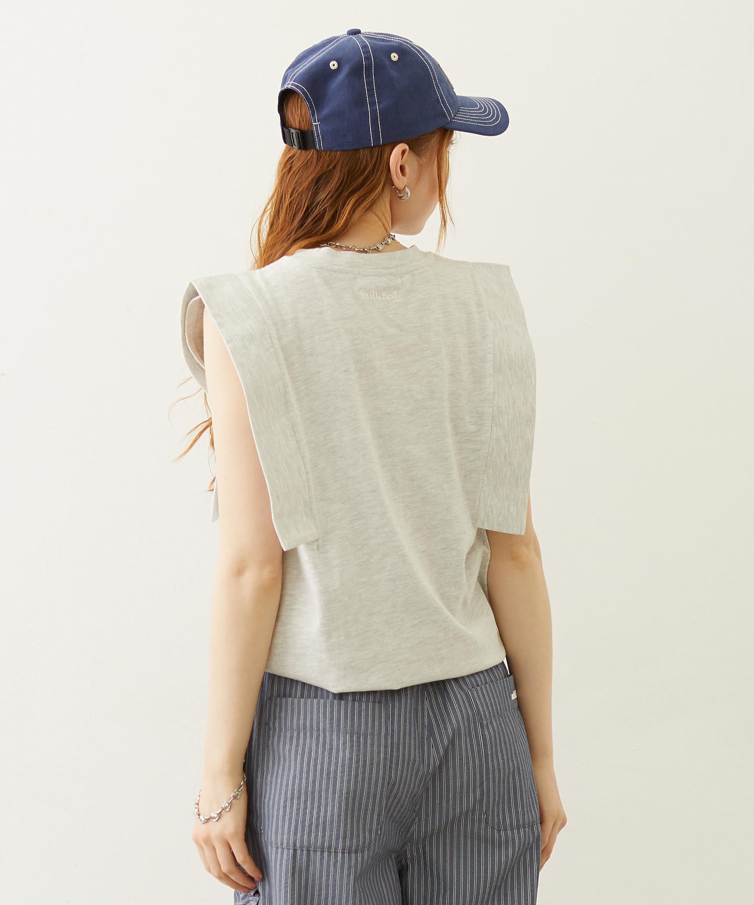 BOXY SLEEVELESS TOP