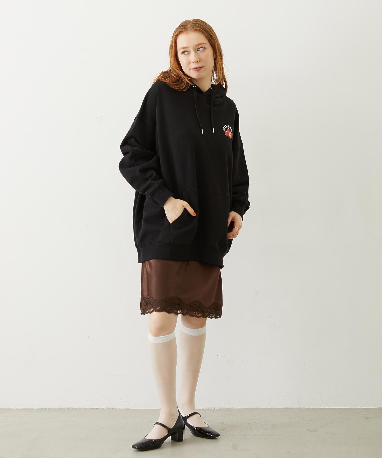 STRAWBERRY CAKE SWEAT HOODIE