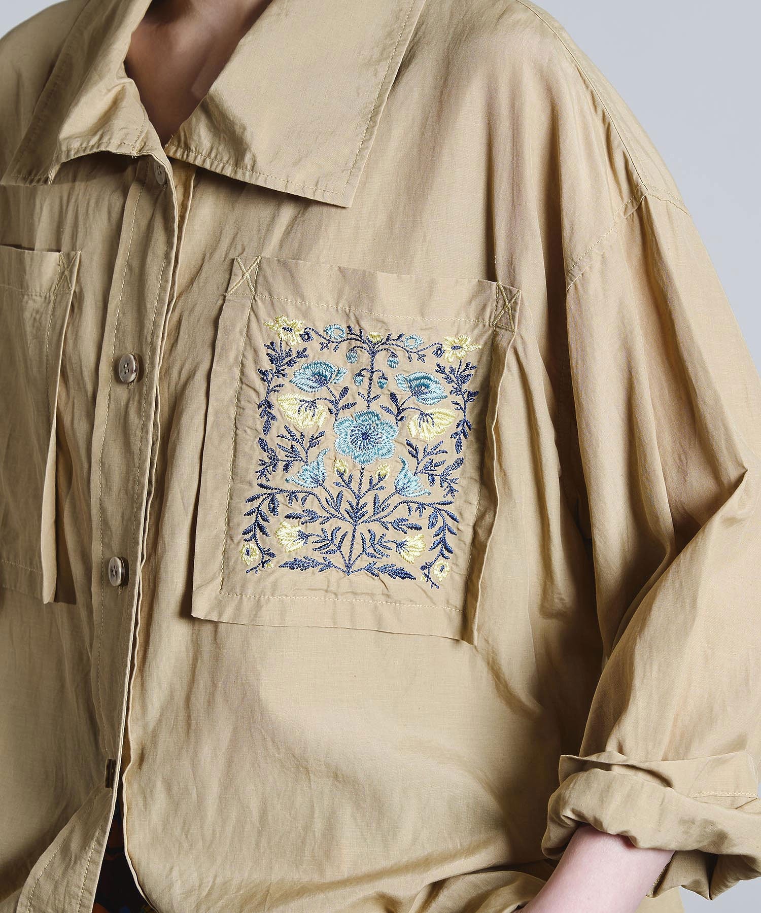 mici/EMBROIDERY BIG POCKET SHIRT