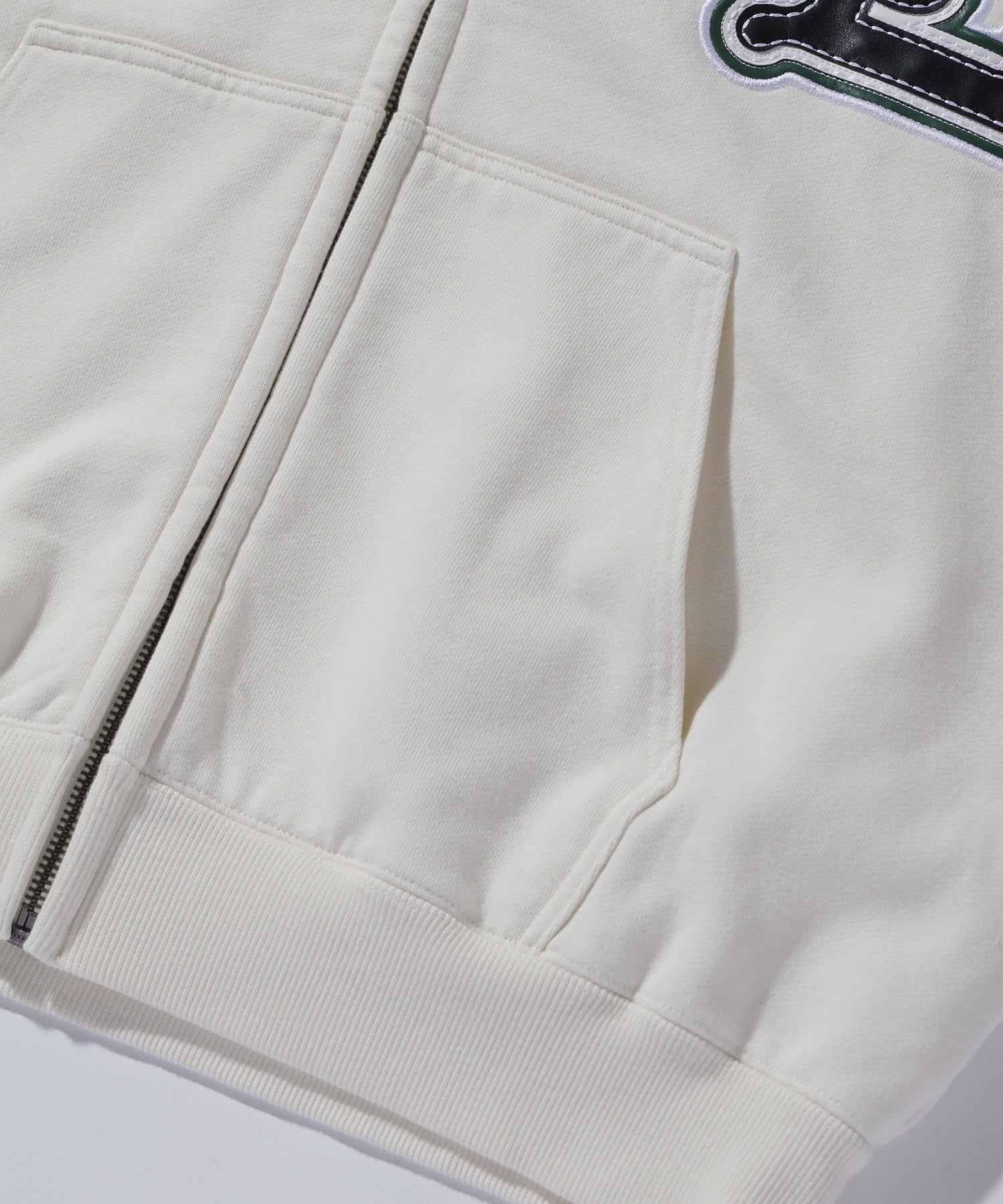 PATCHED THERMAL ZIP UP HOODED SWEATSHIRT