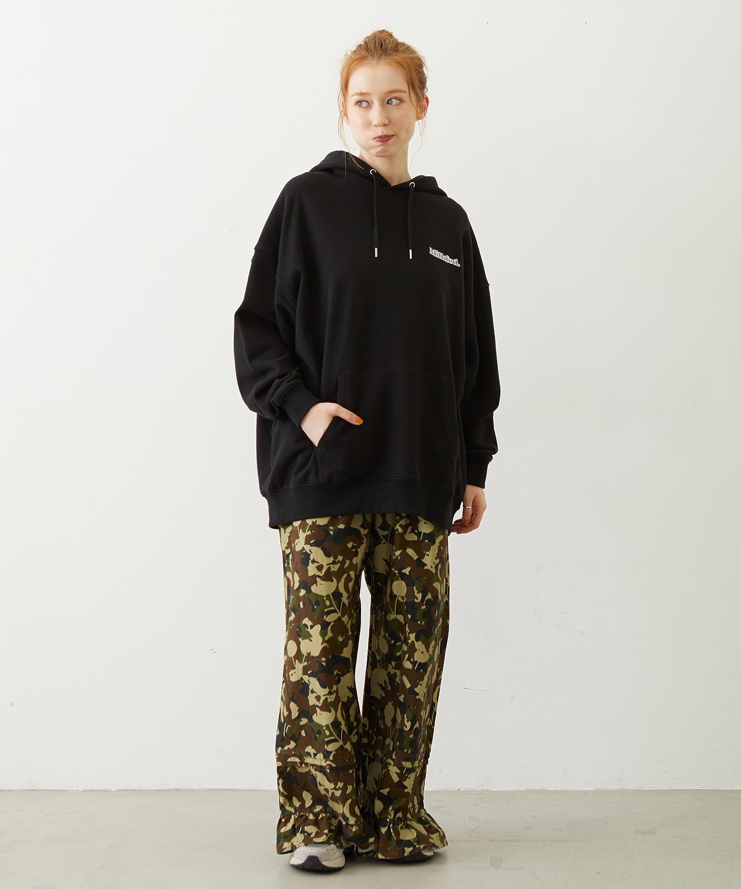 FRILL HEM CAMO PANTS