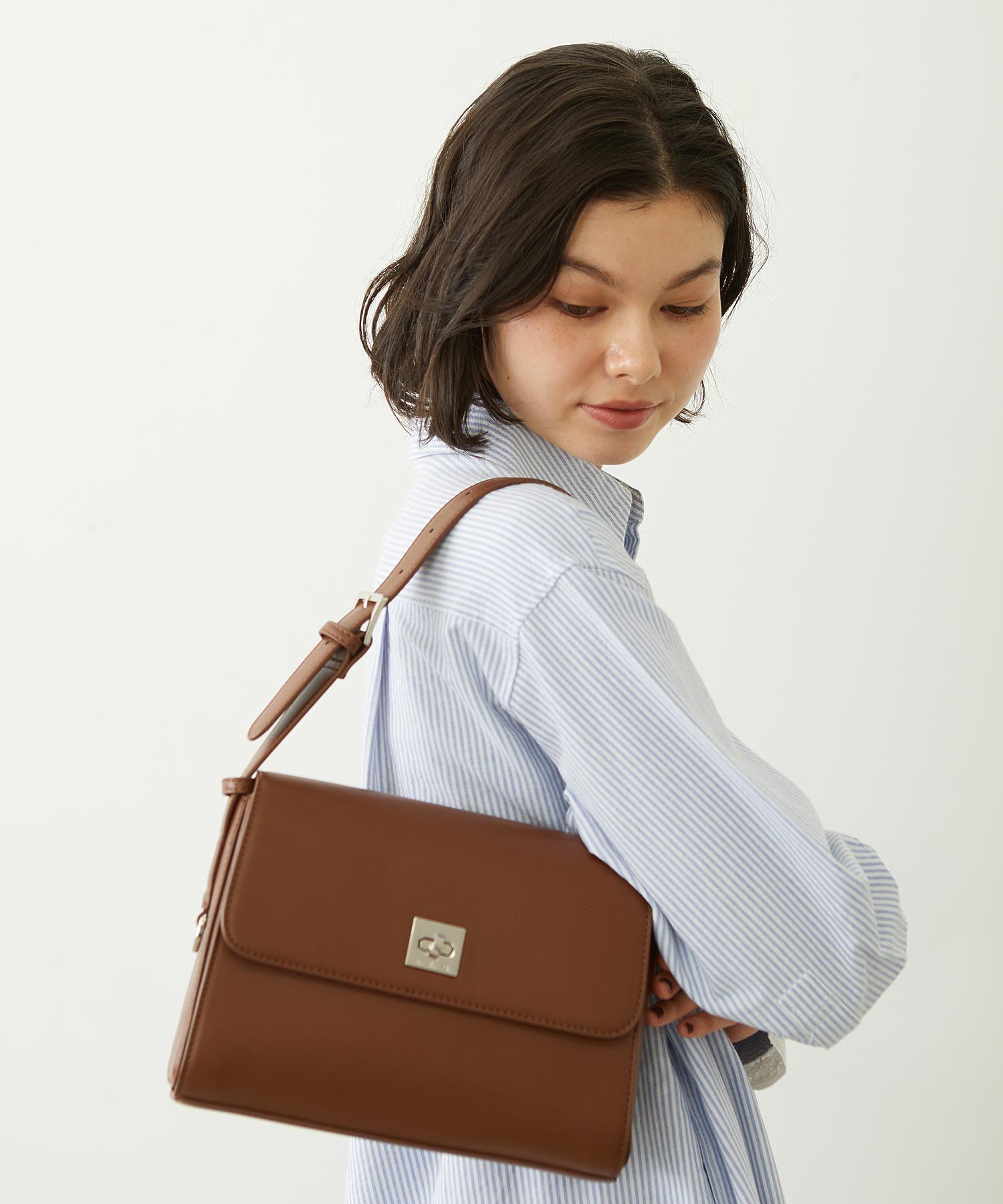 TRAPEZOID SHOULDER BAG
