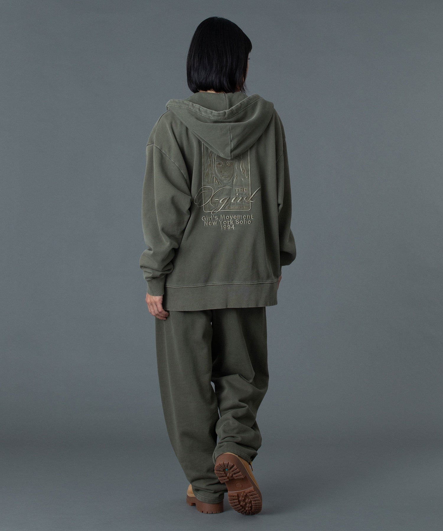 PIGMENT DYED FACE AND LOGO SQUARE PATCH SWEATPANTS