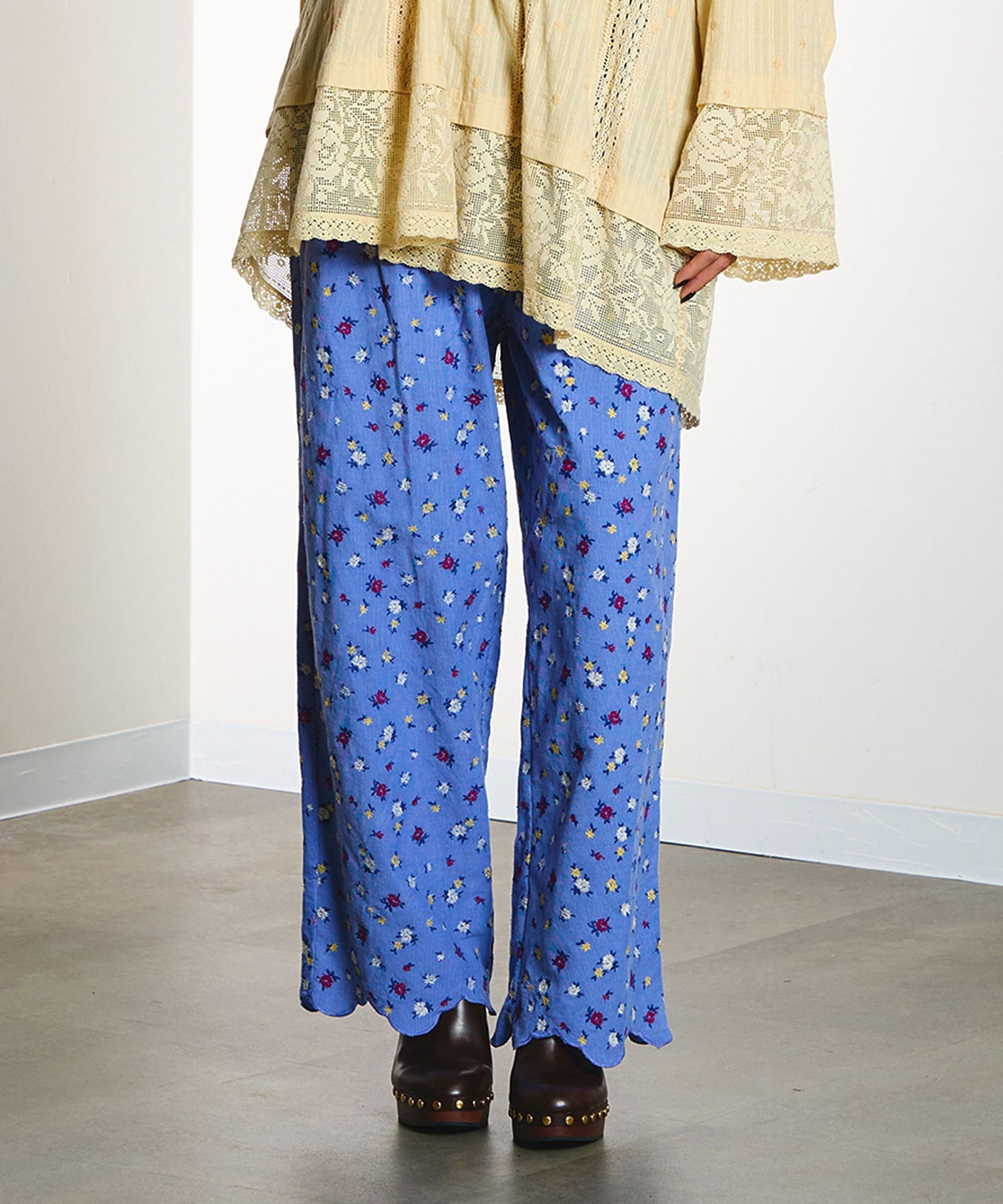 【ROSE BUD別注】INDIA IS BEAUTIFUL and ROSE BUD/CORDUROY FLORAL EMBROIDERY PANTS