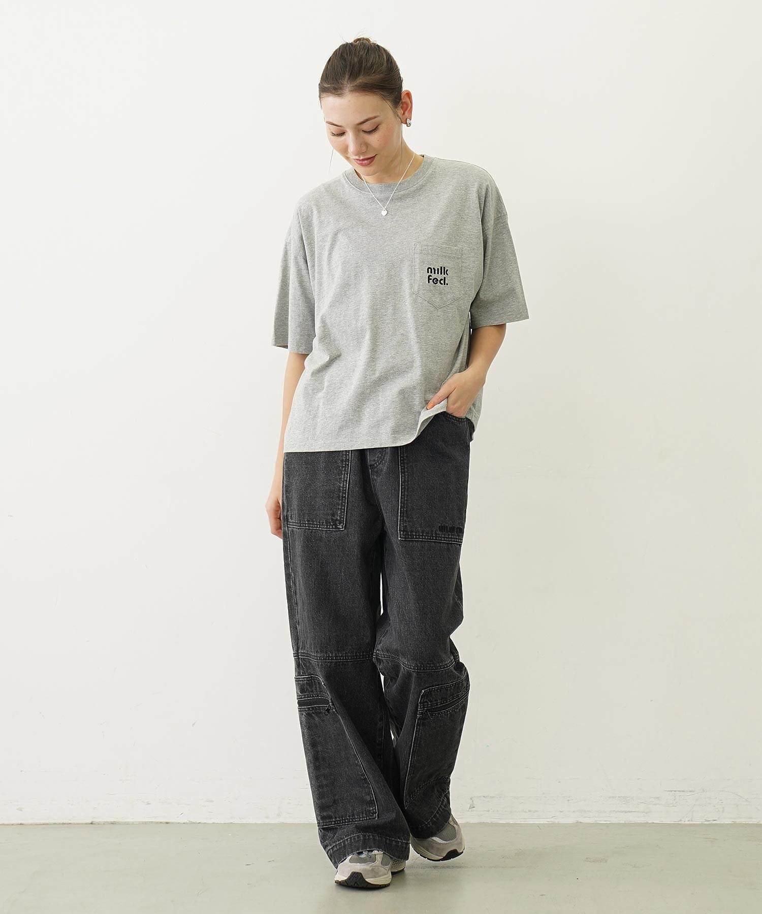 CUT OUT LOGO POCKET WIDE S/S TEE