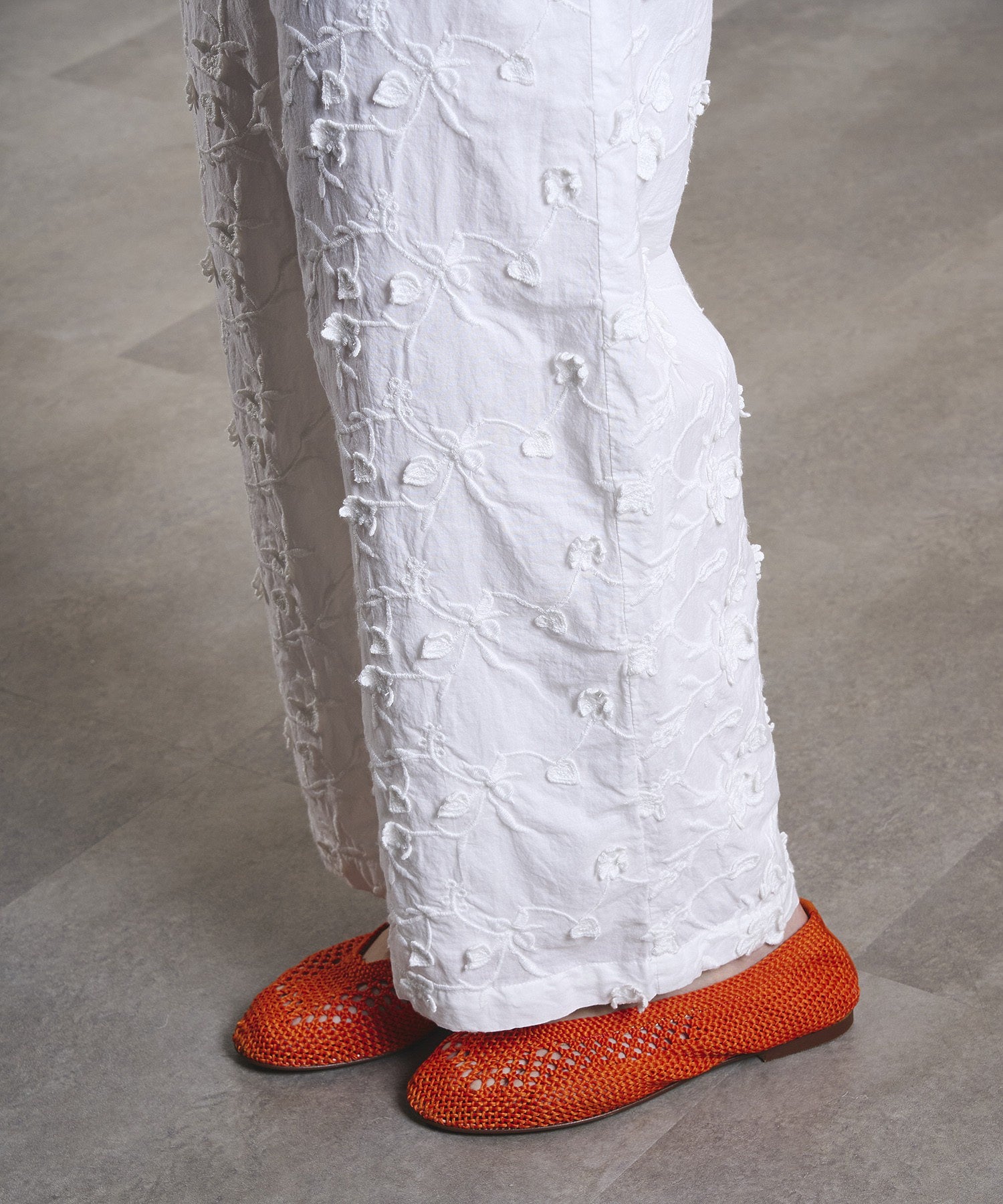3D FLORAL EMBROIDERY PANTS