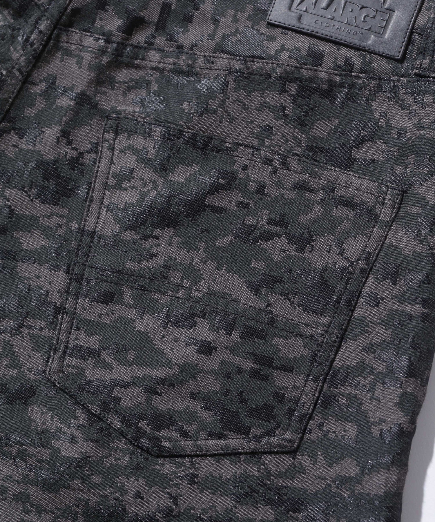 DIGITAL CAMO JACQUARD SHORTS