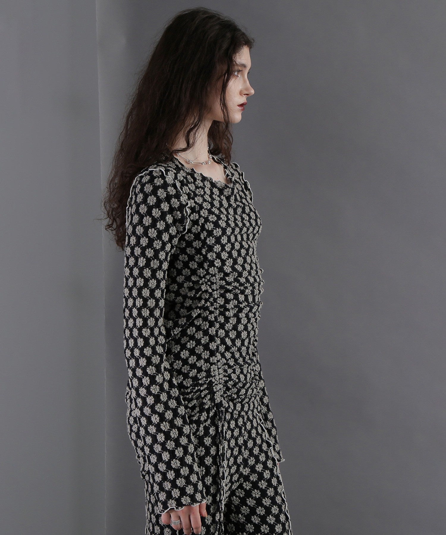 CREOLME/シャーリングフラワートップス