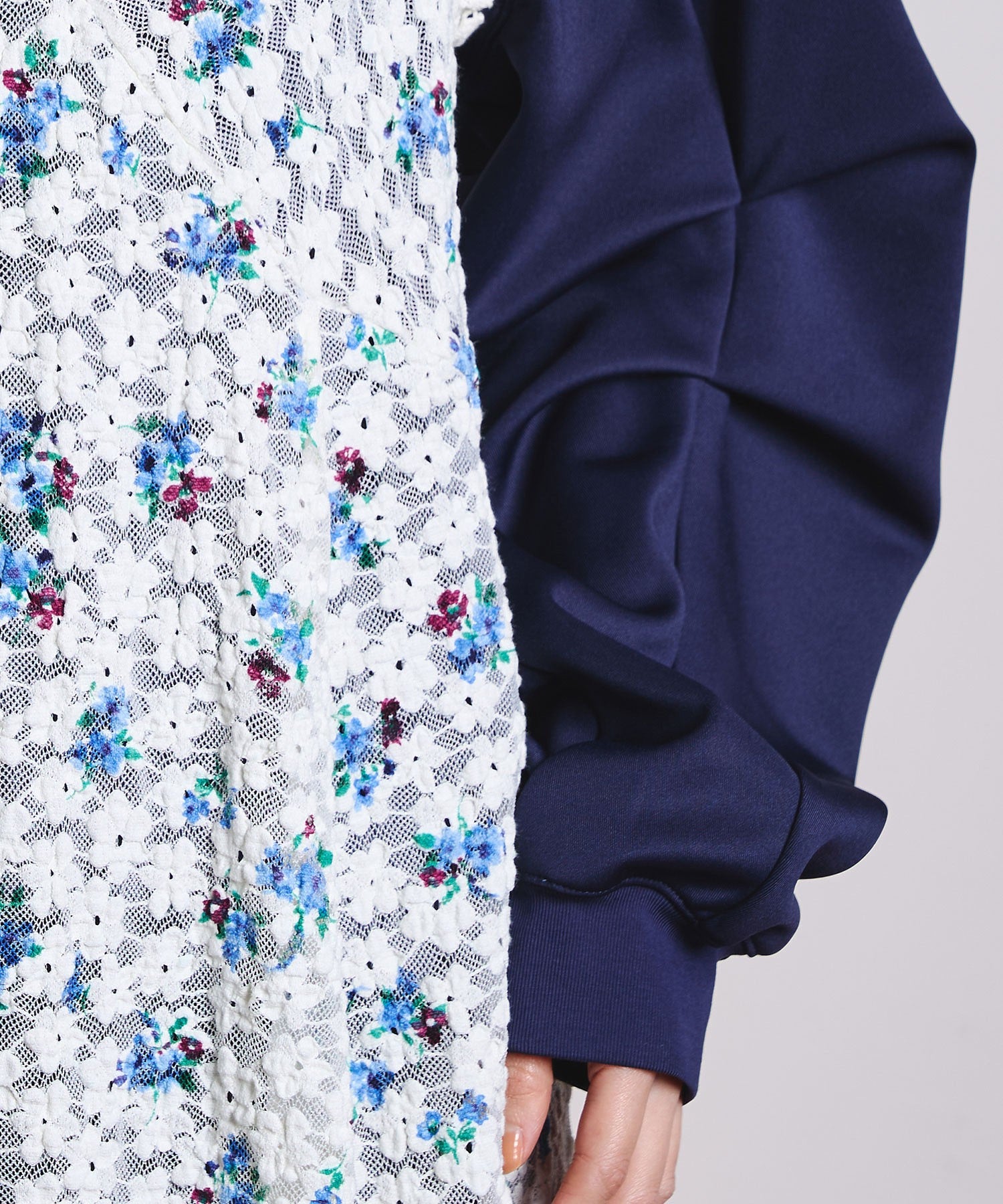 CREOLME/VOLUME SLEEVE PULLOVER