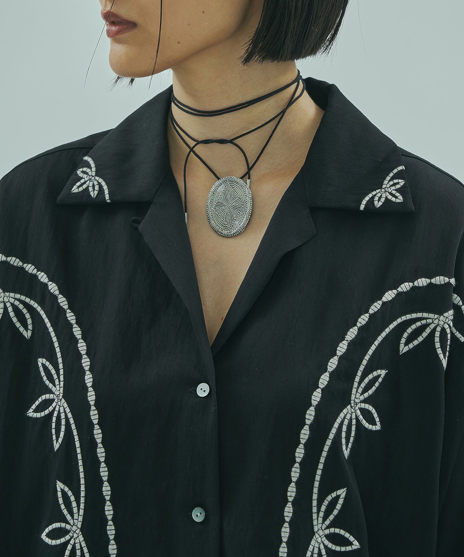 mag.by c/EMBROIDERY SHIRT