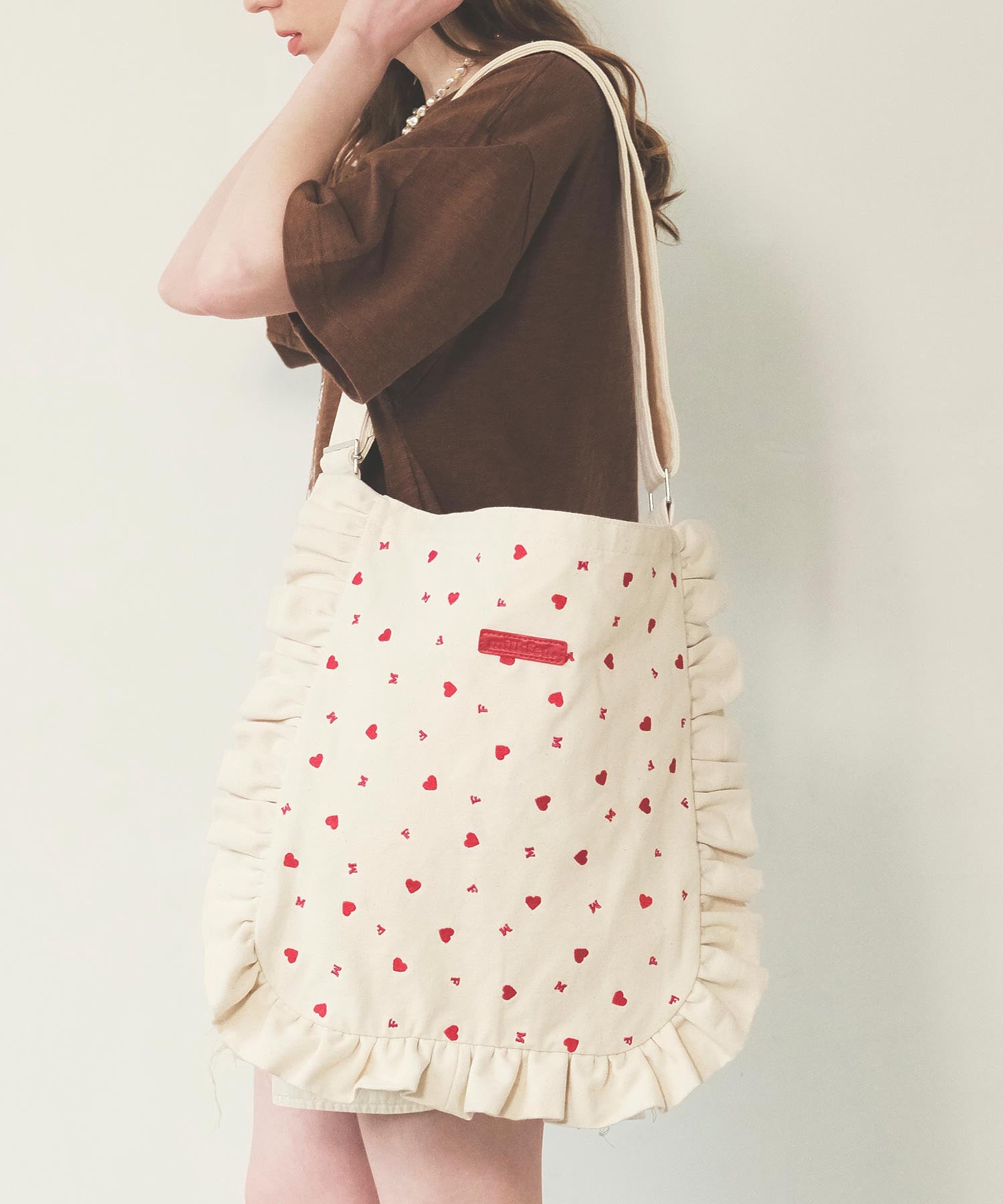 HEART EMBROIDERY CANVAS BAG MILKFED.