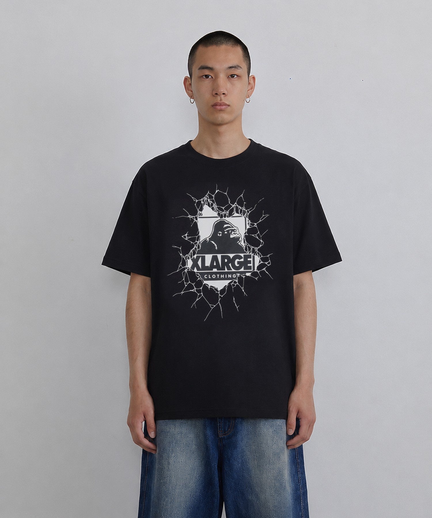 XLARGE×LIXTICK CRACK WALL OG S/S TEE