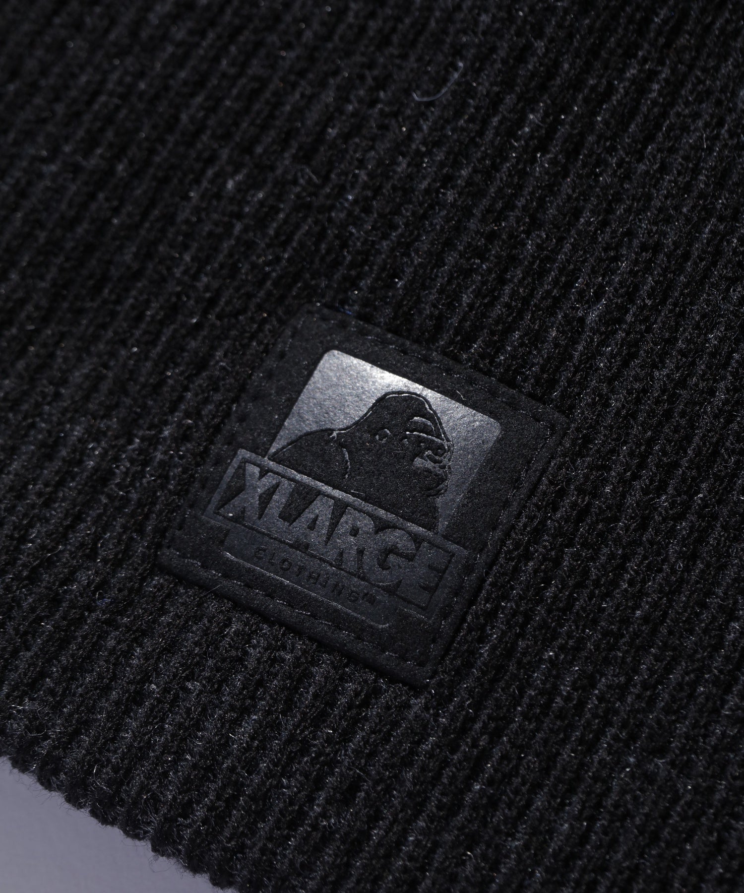 CONTRAST BEANIE