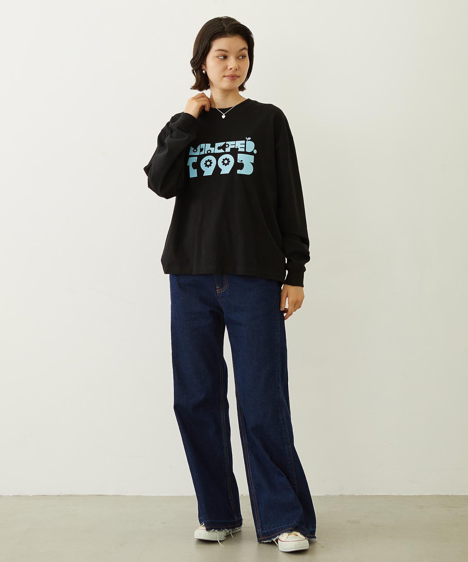 APPLE LOGO FLOCK PRINT L/S TEE