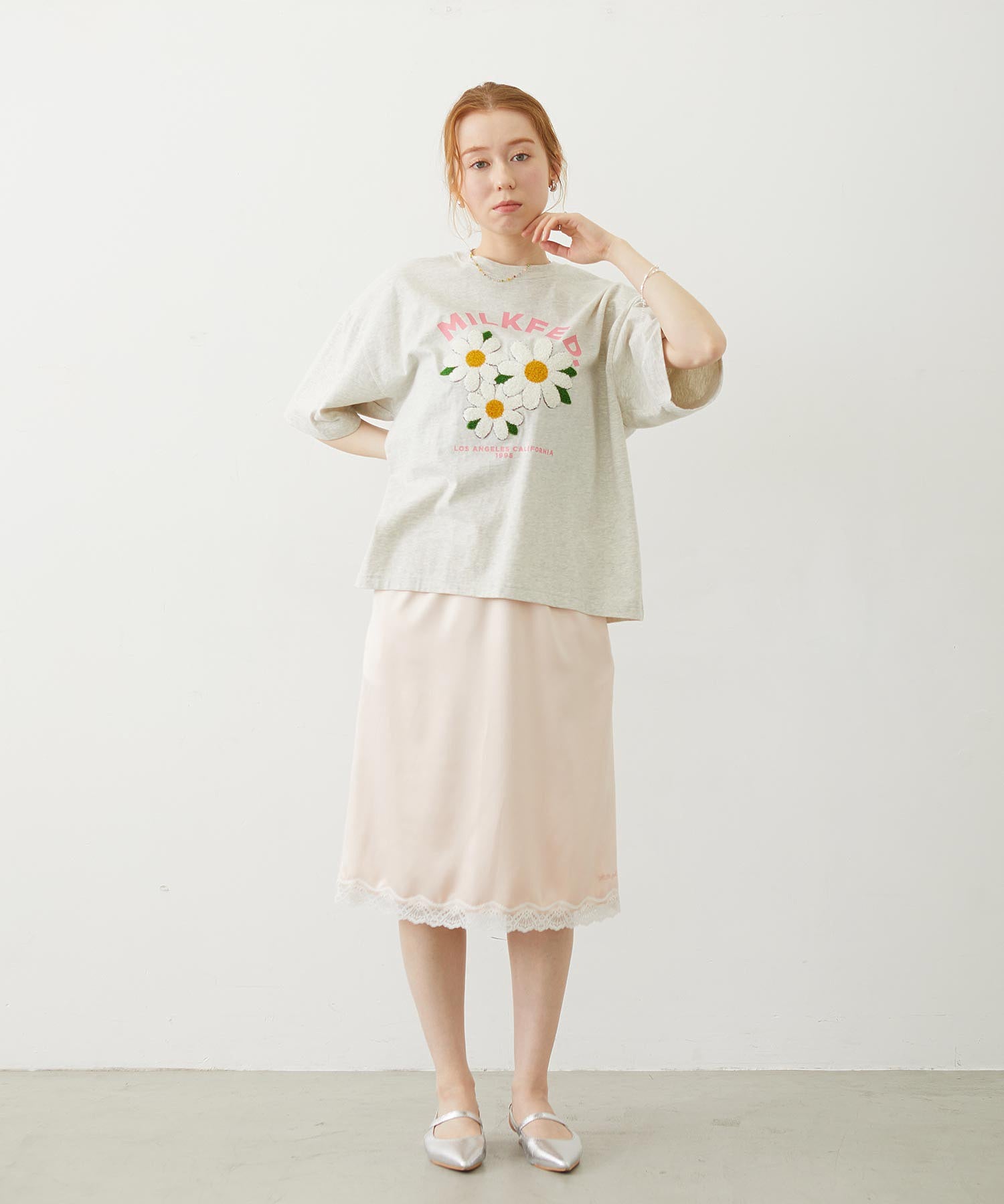 FLOWER SAGARA EMBROIDERY WIDE S/S TEE