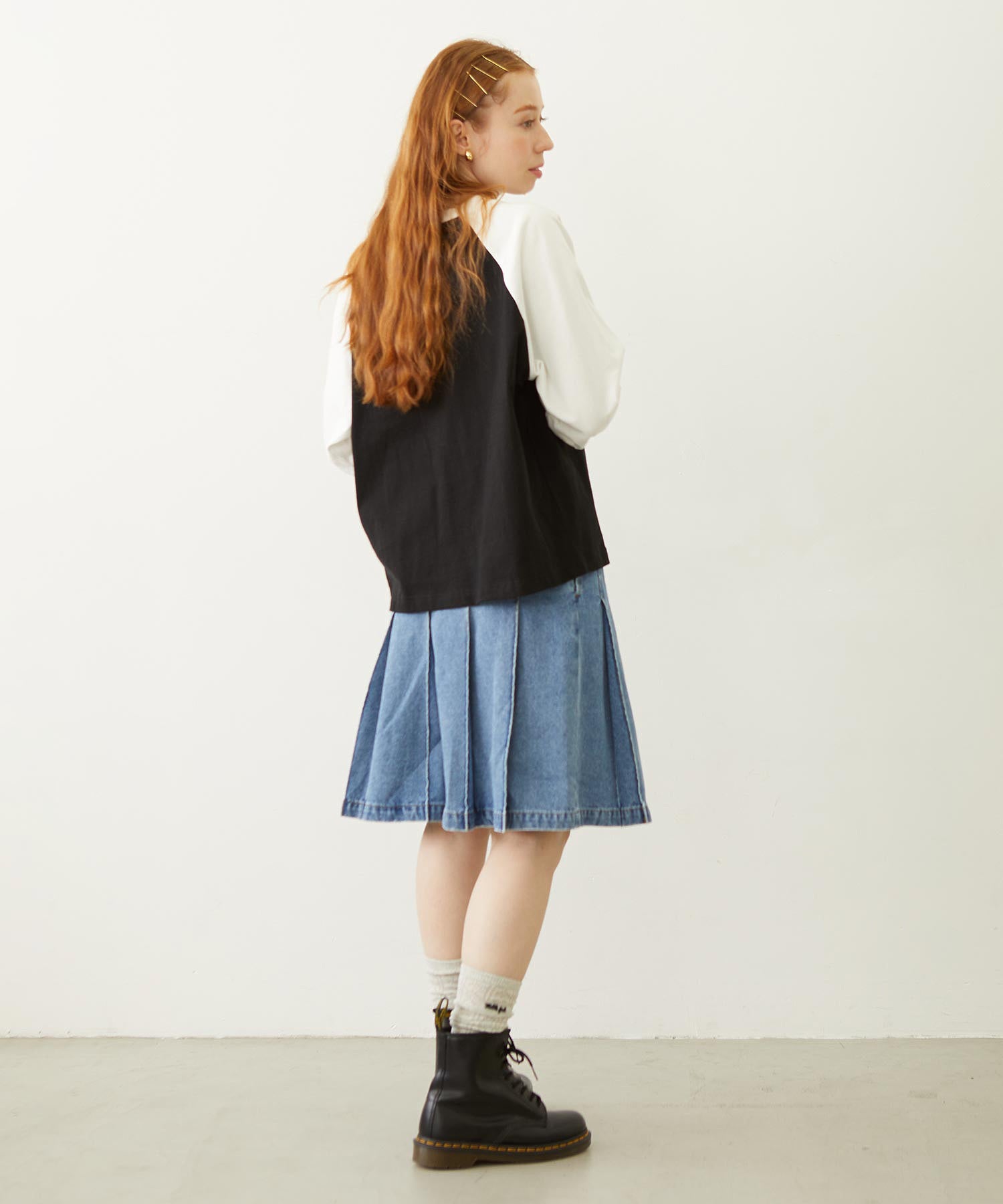 PLEATED DENIM SKIRT
