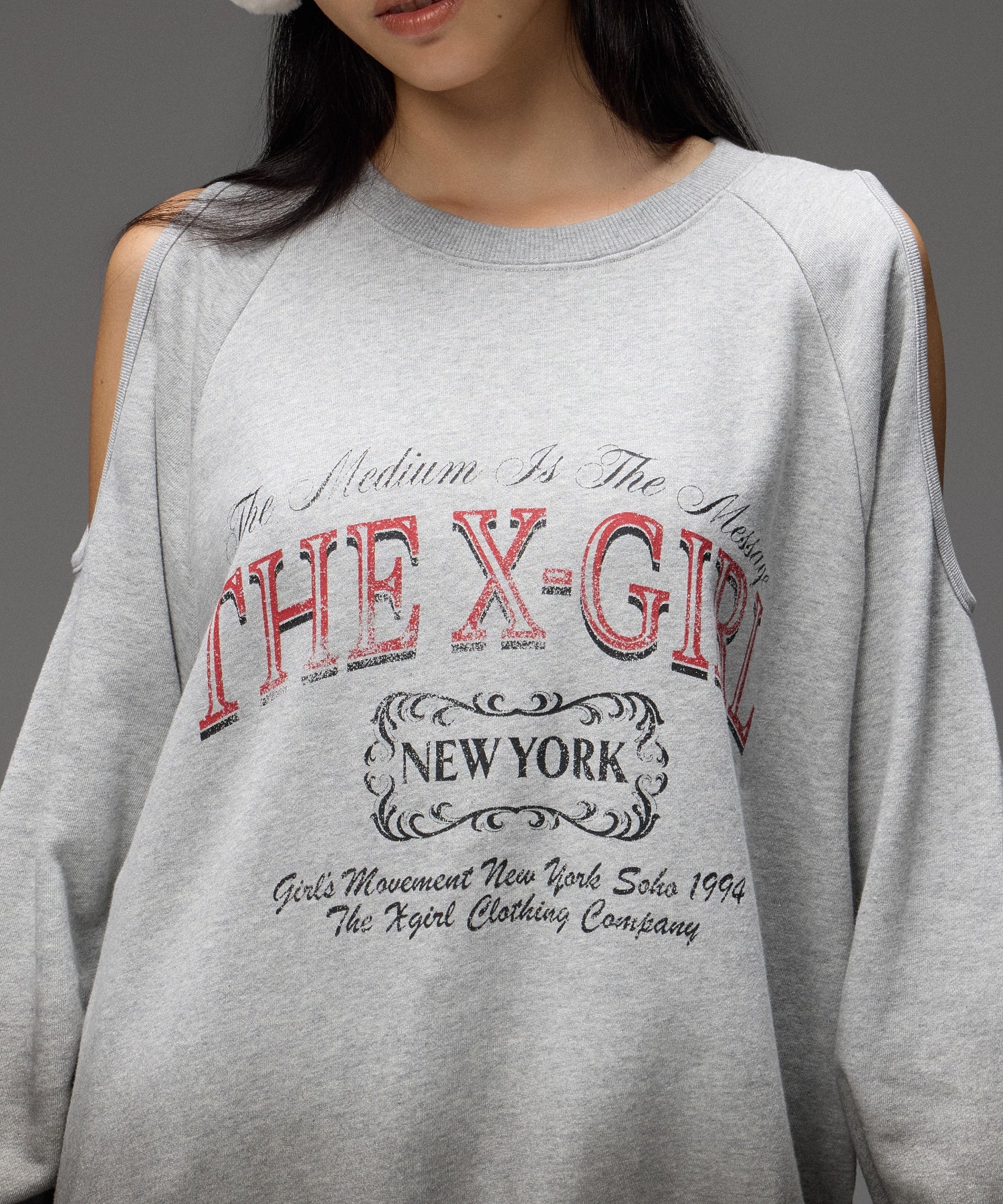 GRADIENT SPRAY OPEN-SHOULDER SWEATSHIRT