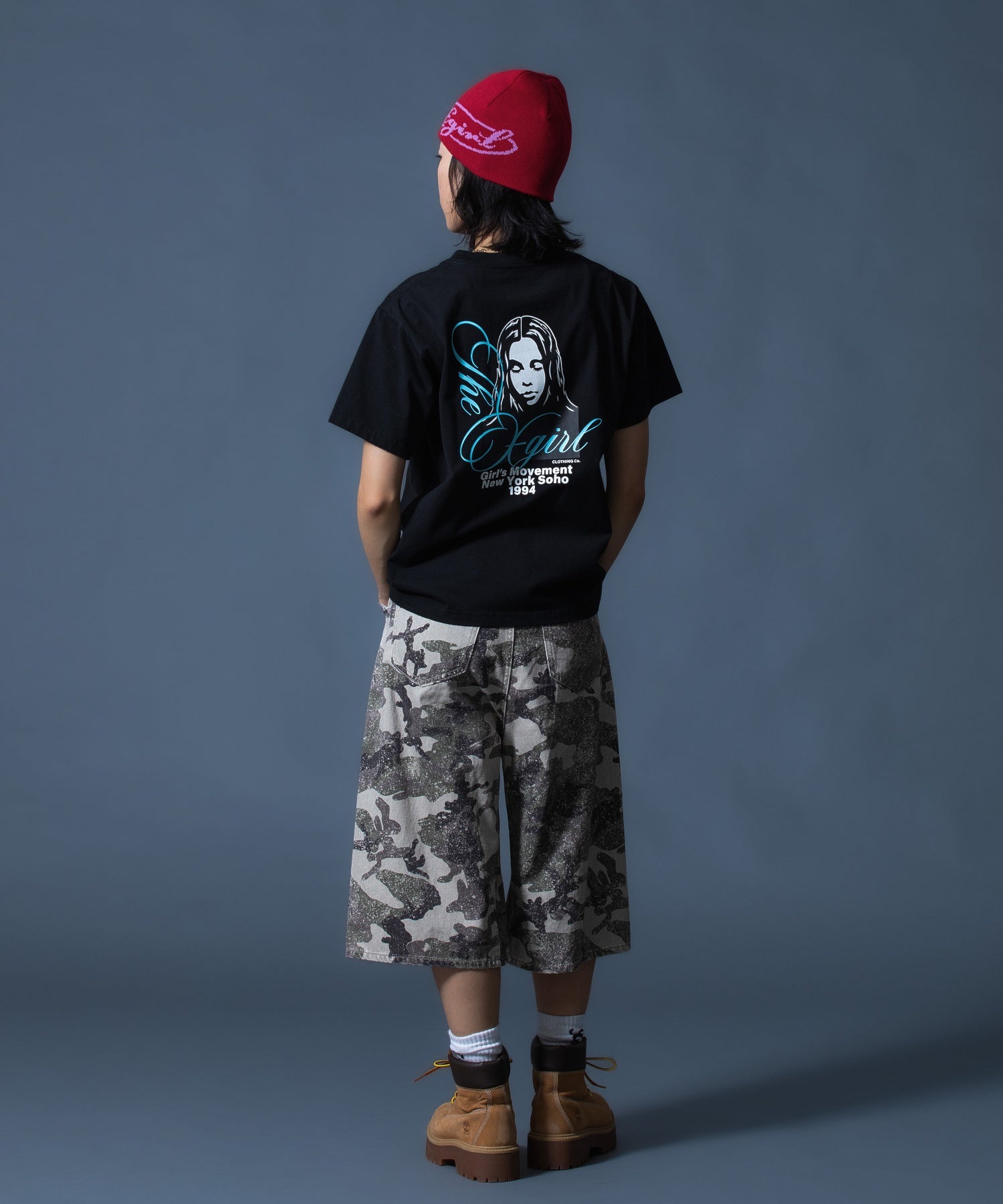 CURSIVE SCRIPT LOGO AND FACE S/S TEE