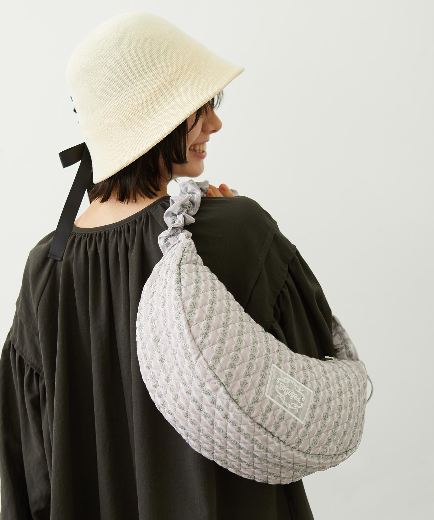 STRIPED FLOWER QUILTED SHOULDER BAG