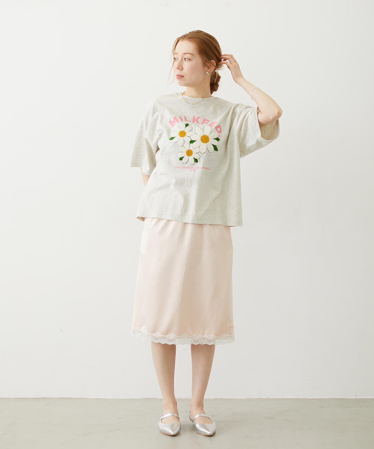 FLOWER SAGARA EMBROIDERY WIDE S/S TEE