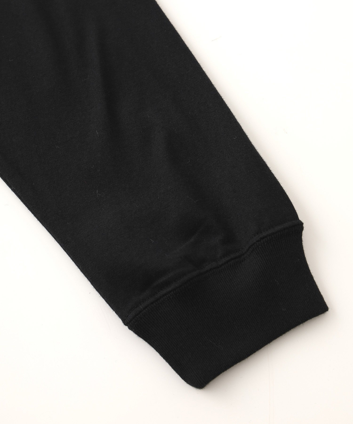 OVAL LOGO AND MESSAGE L/S TEE