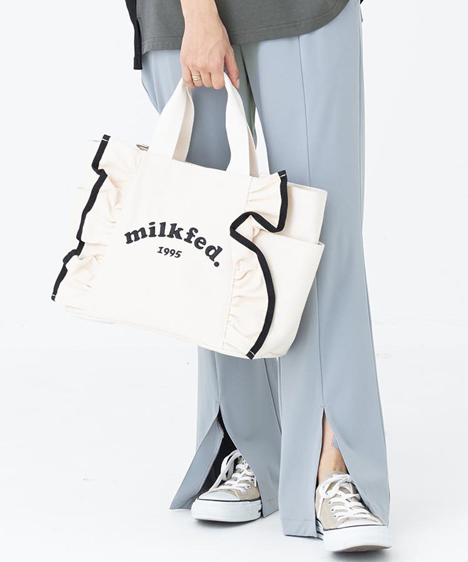 RUFFLE BAG MILKFED.