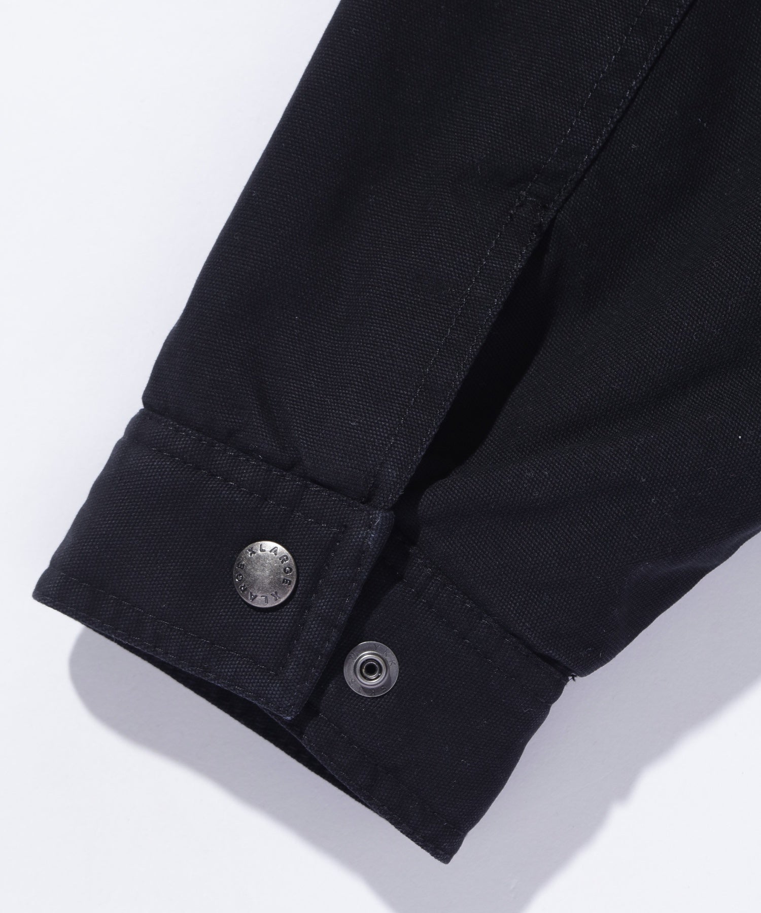 HOODED UTILITY JACKET