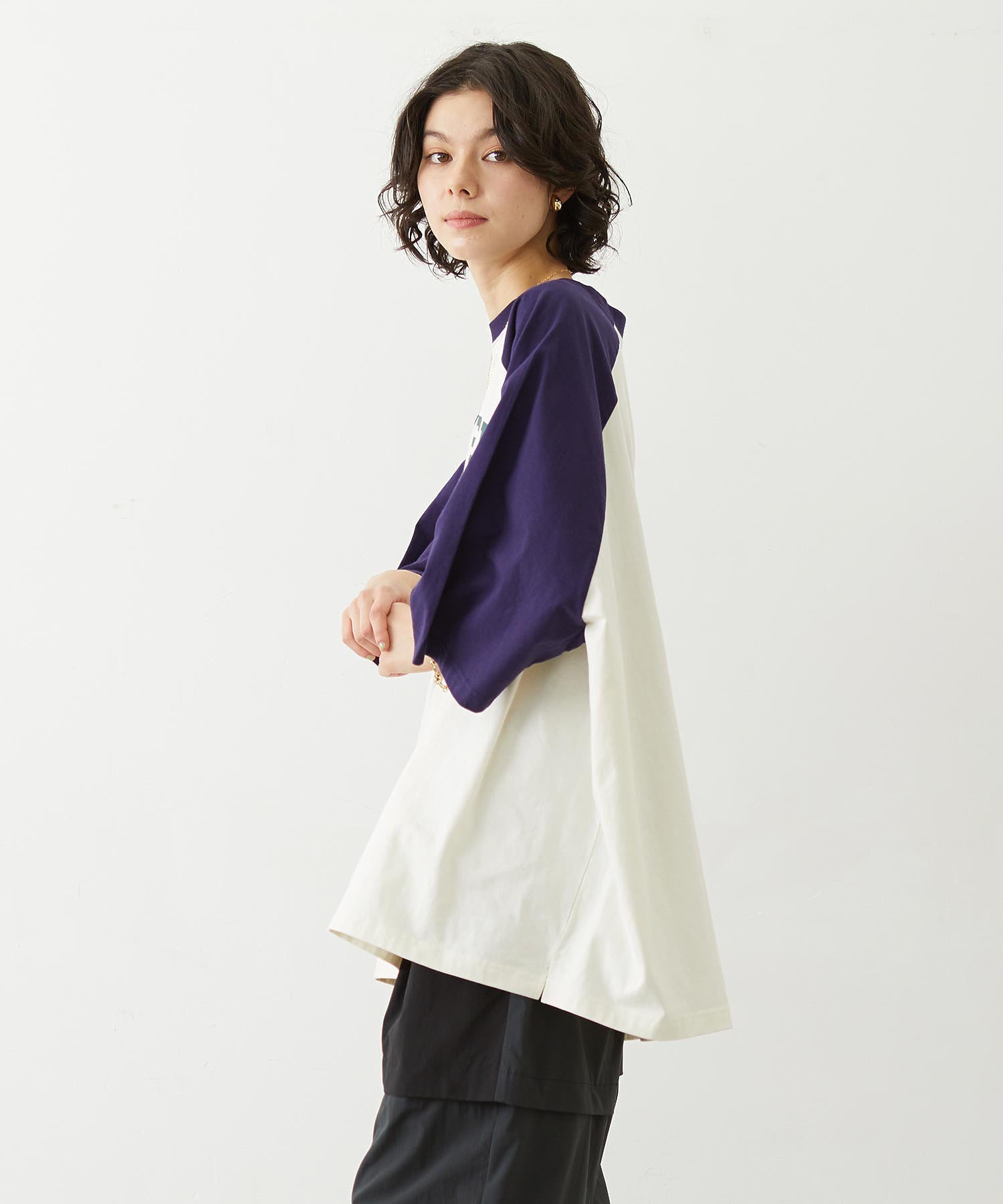 COLLEGE LOGO BIG S/S TOP