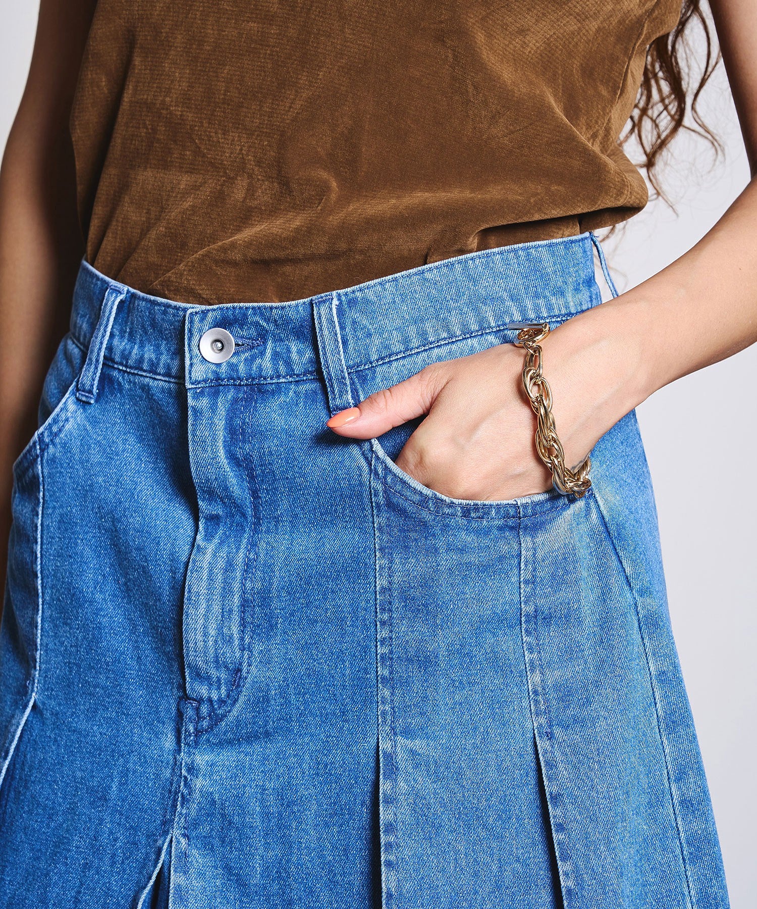 DENIM PLEATED MIDI SKIRT