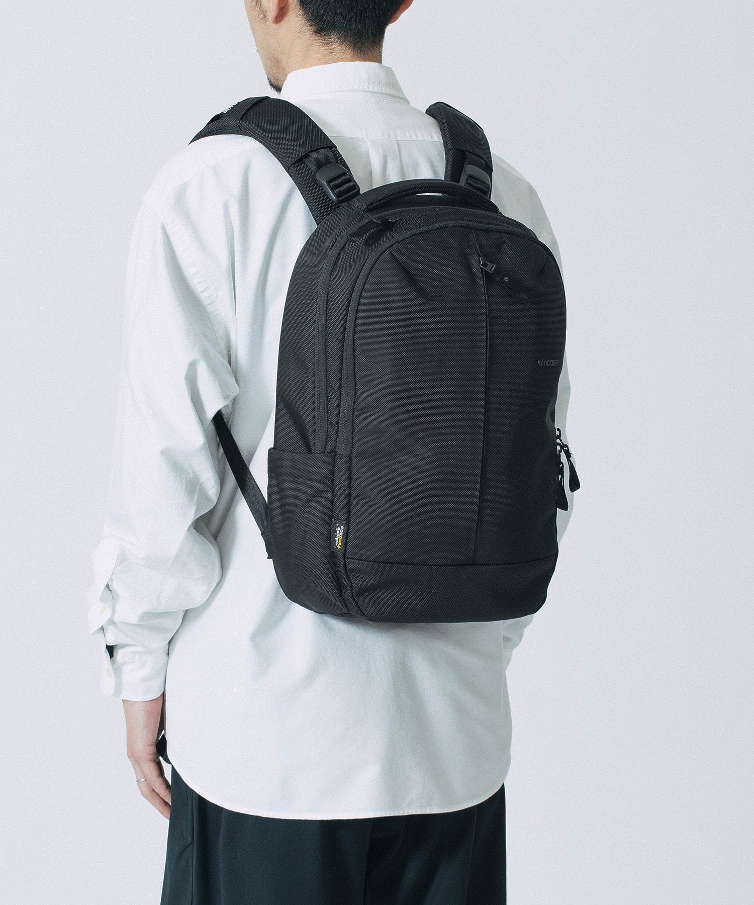 Incase Tracks Backpack 18L-Black