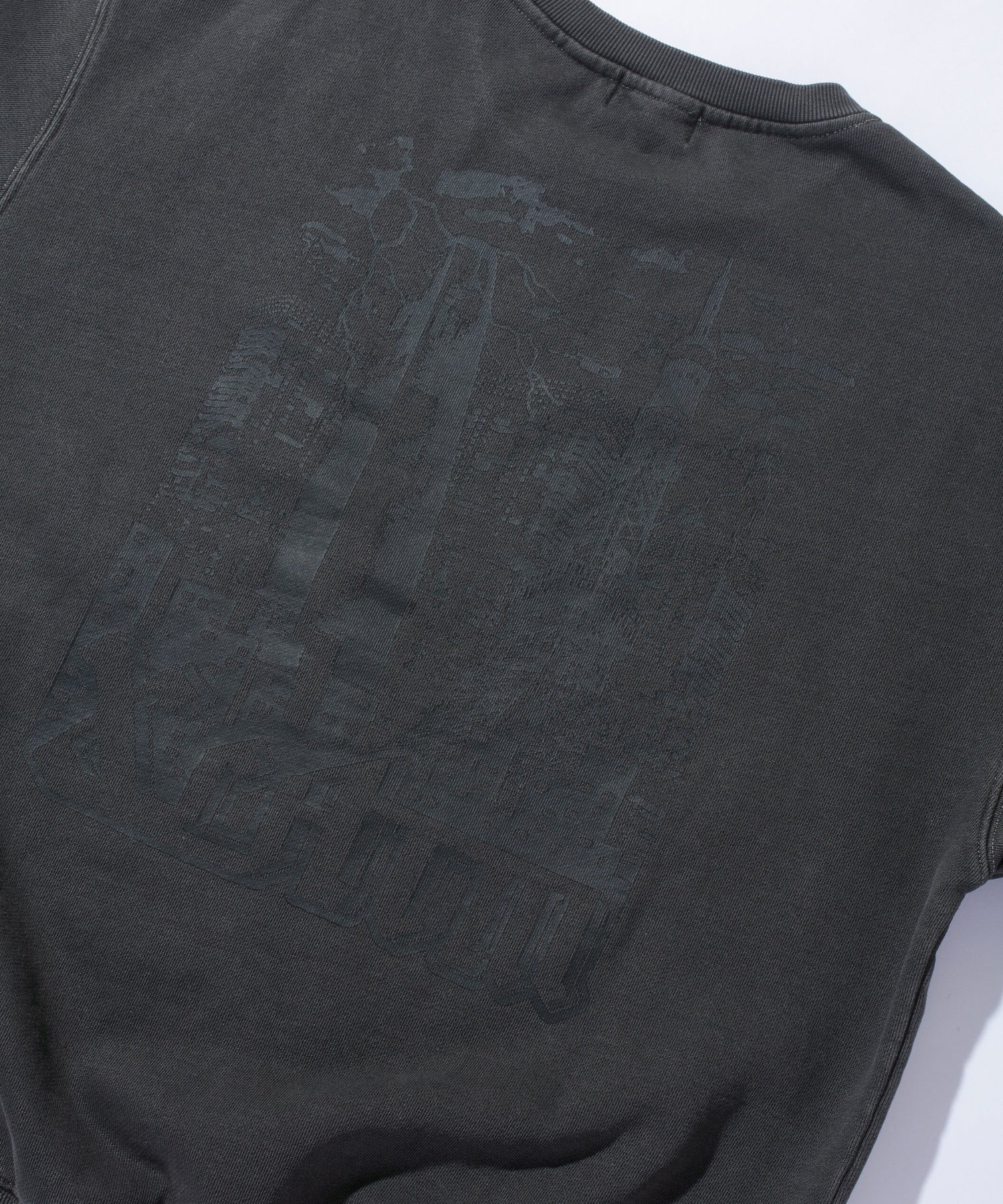 XLARGE×AFTERMATH CREWNECK SWEATSHIRT