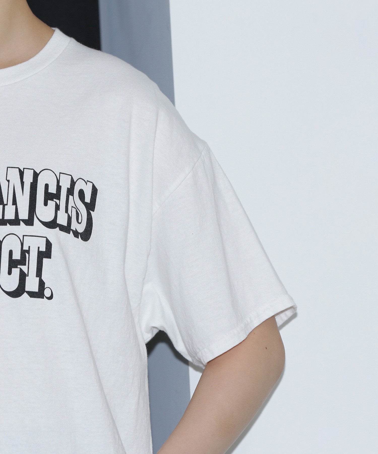 SANFRANCISCO.NNECT. × ROSE BUD Tシャツ