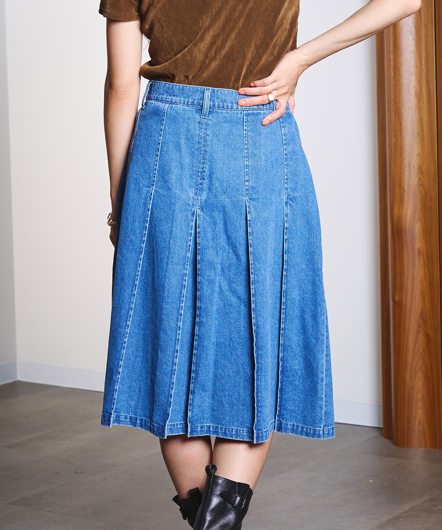 DENIM PLEATED MIDI SKIRT