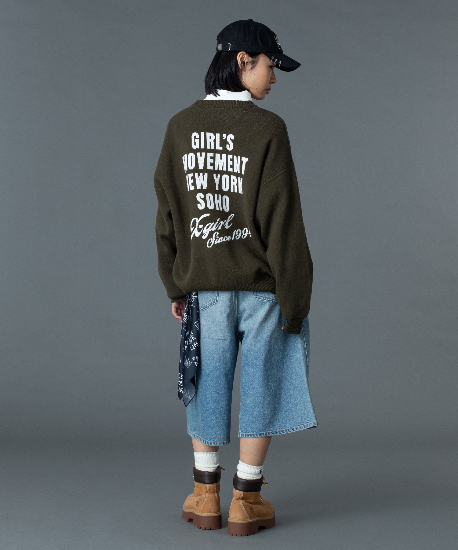 CURSIVE LOGO AND FACE JACQUARD KNIT TOP