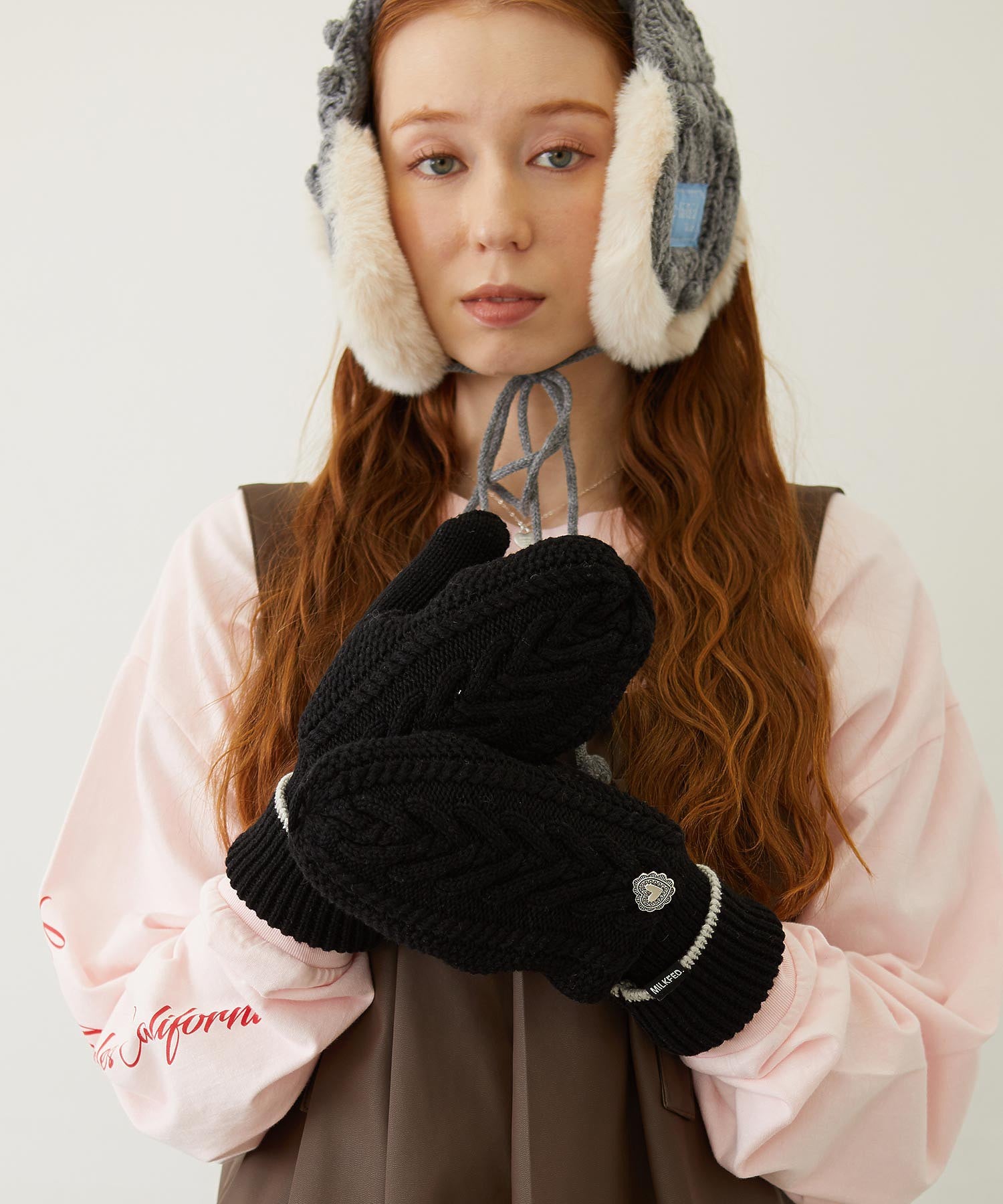 HEART CABLE MITTENS