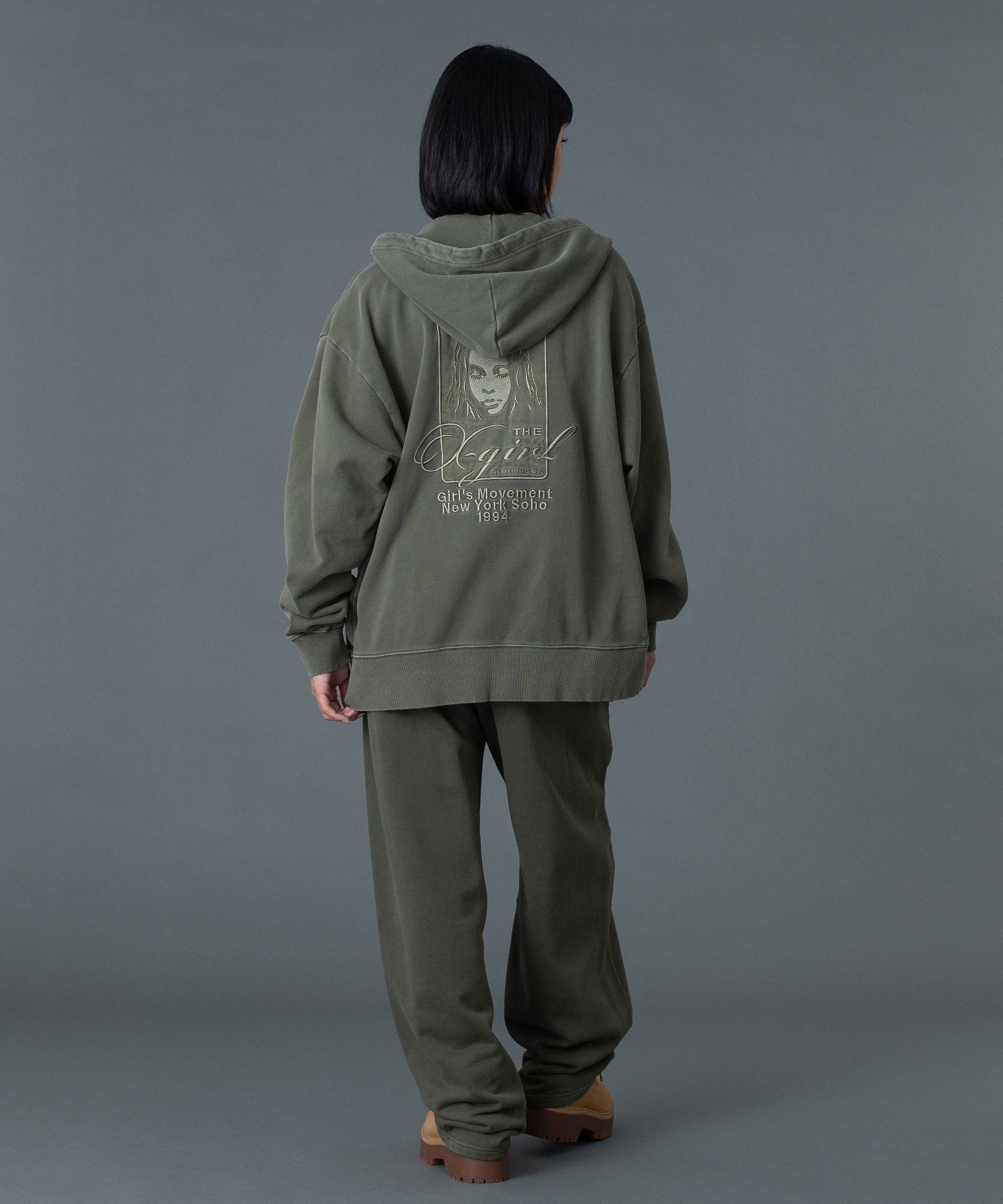 PIGMENT DYED FACE AND LOGO SQUARE PATCH SWEATPANTS