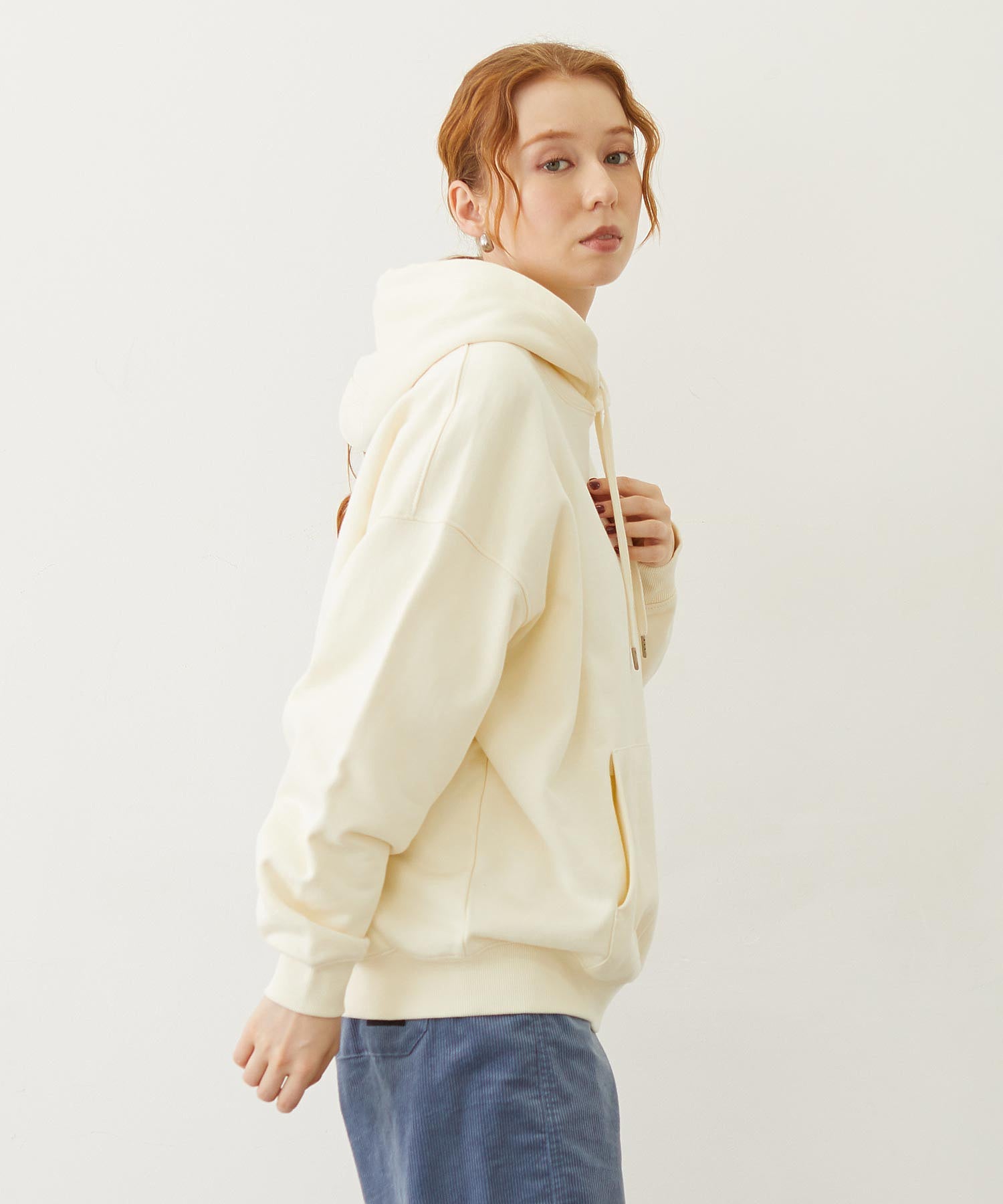 MELTY CHERRY SWEAT HOODIE