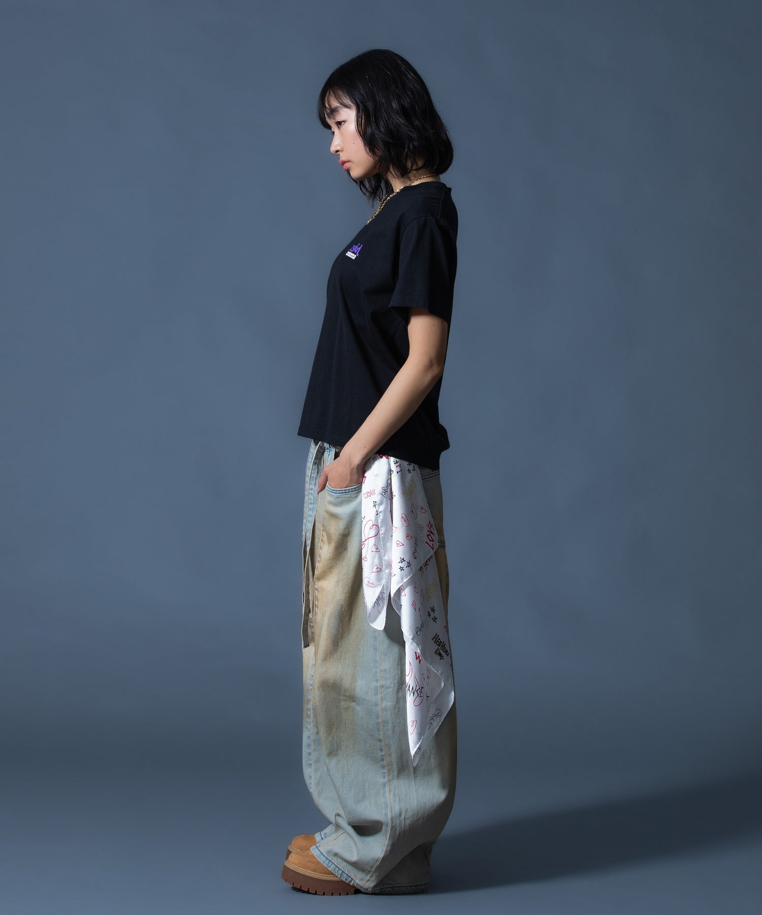 FADED FACE LABEL WIDE BAGGY DENIM PANTS