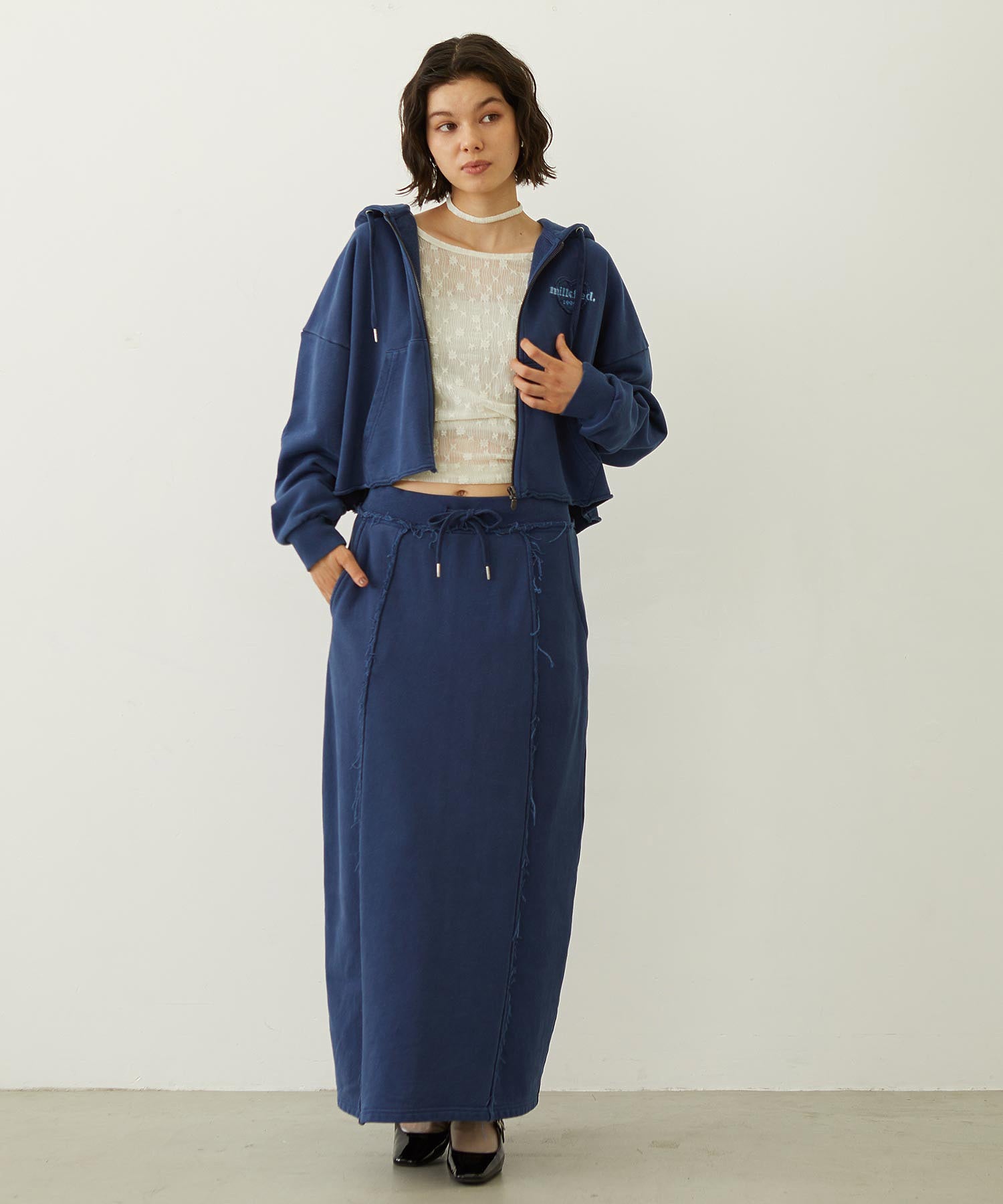 HEART MOTIF FADED CROPPED ZIP UP HOODIE