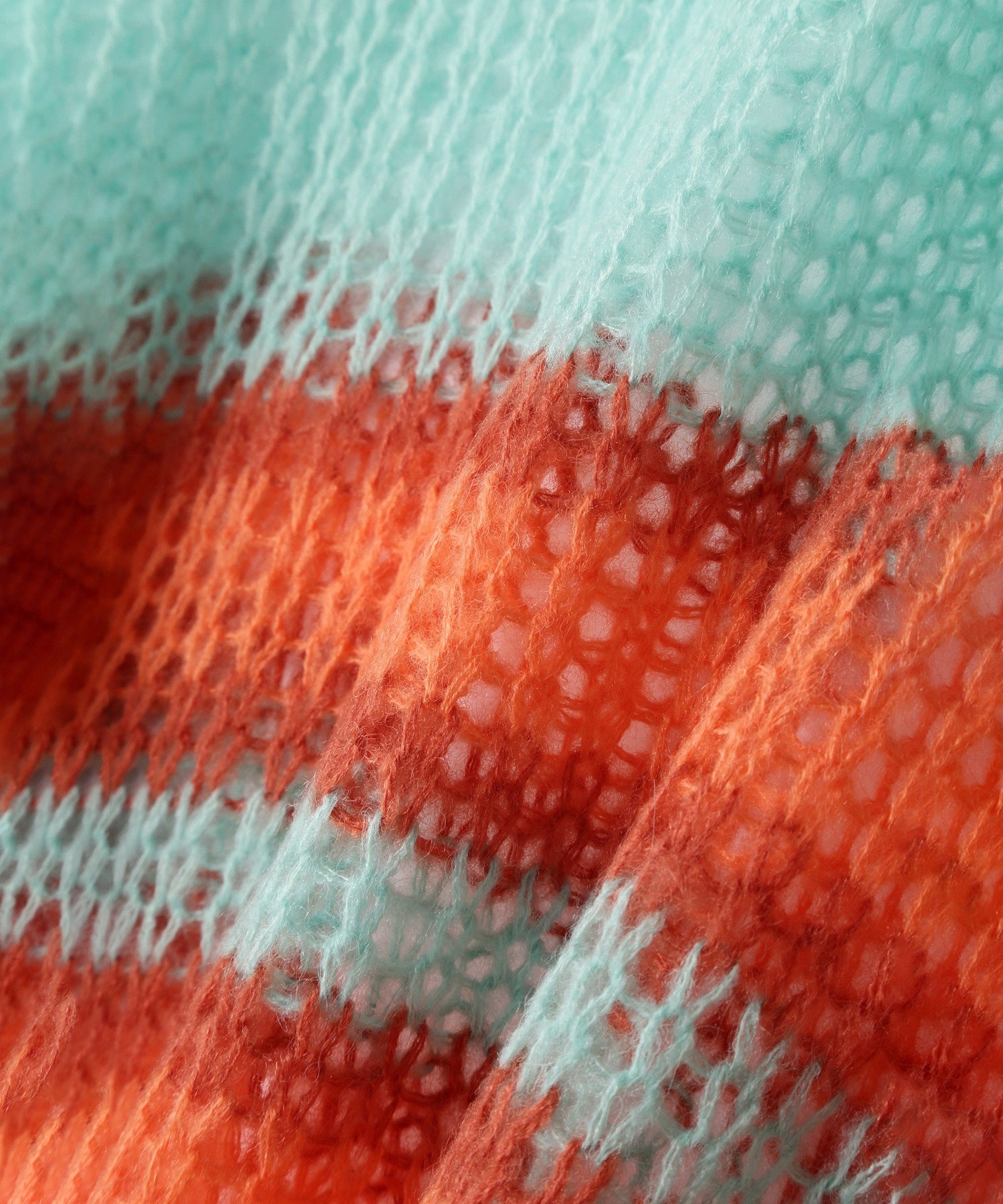 クロップドシアーニット