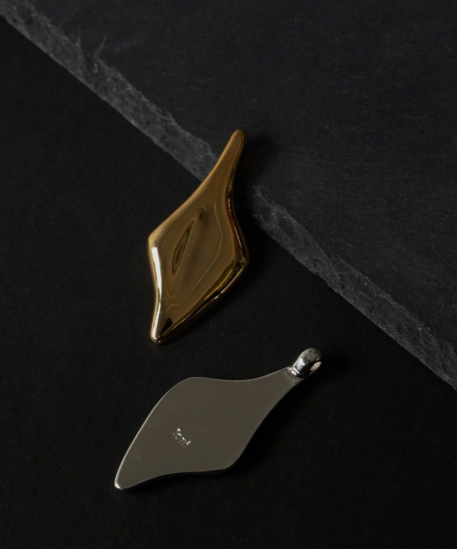 loni/LEAF PLATE CHOKER