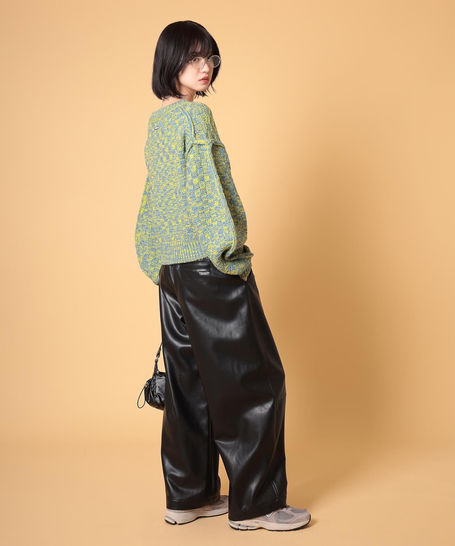 レザーカーブパンツ