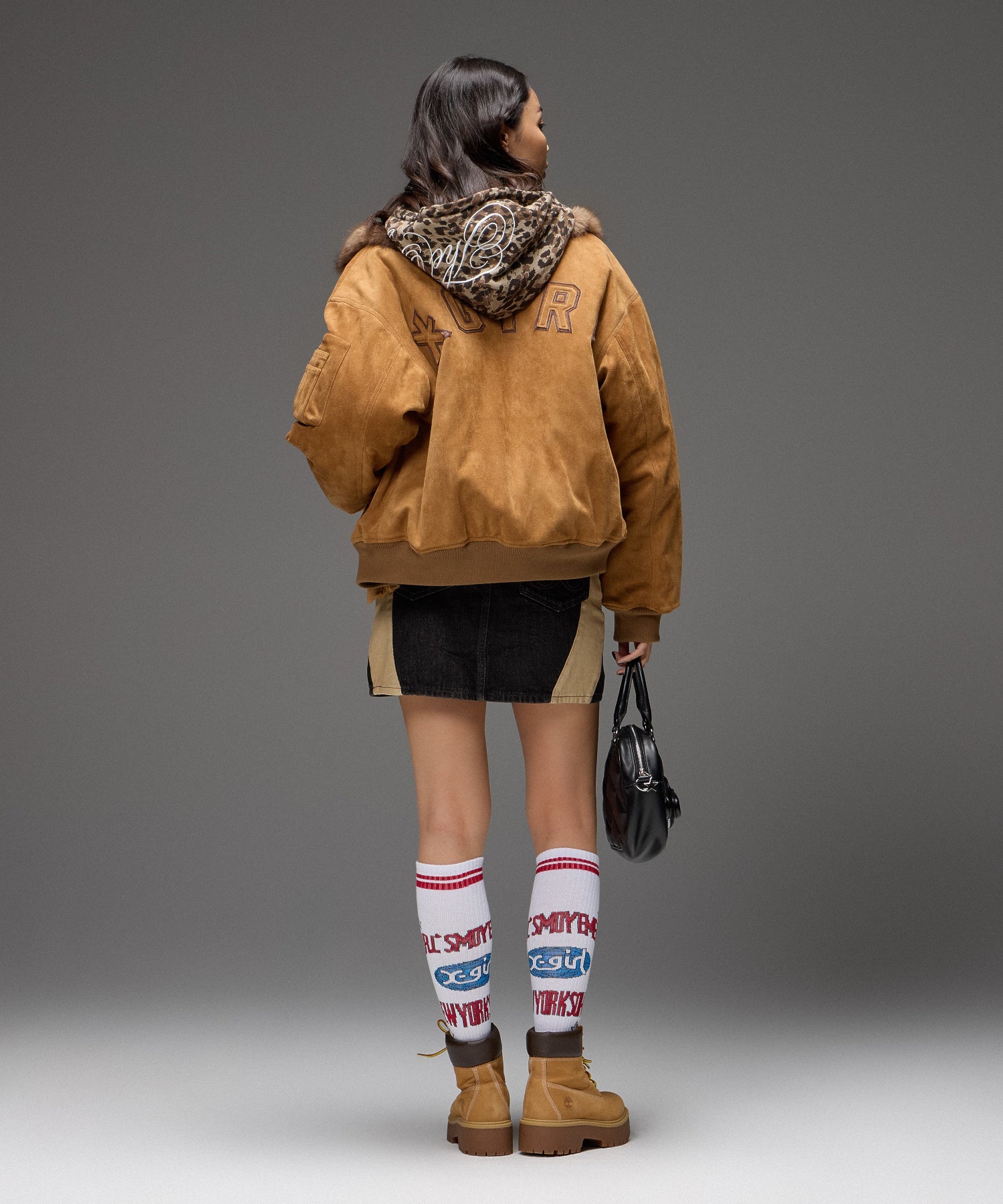 DETACHABLE FAUX FUR COLLAR PATCHED LOGO JACKET