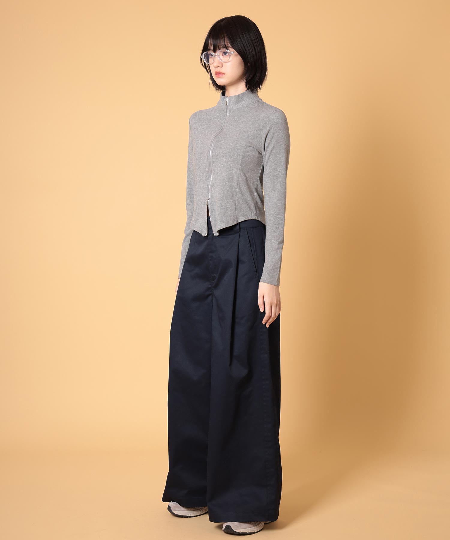 チノスーパーワイドパンツ