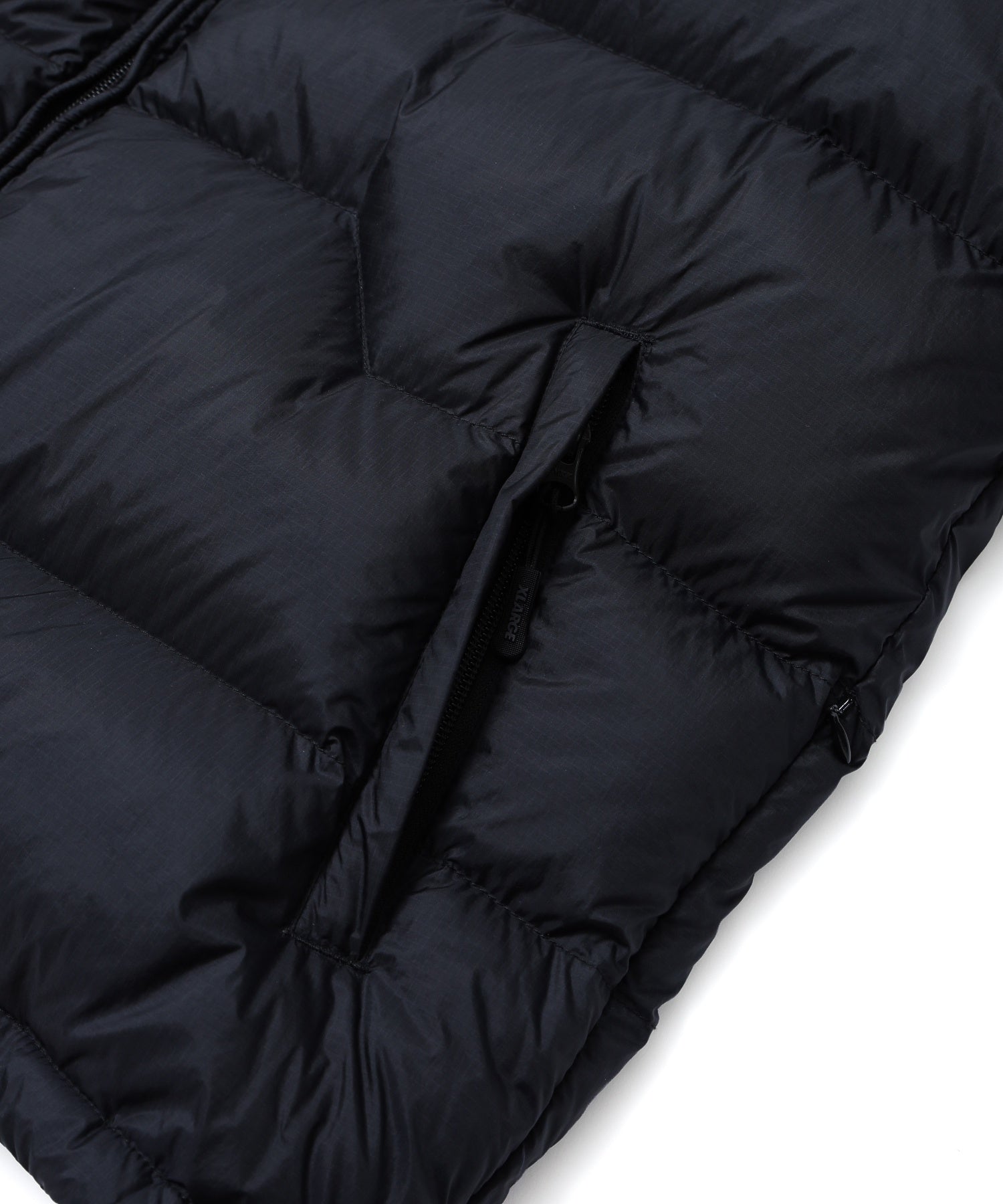 RIPSTOP HOODED DOWN JACKET