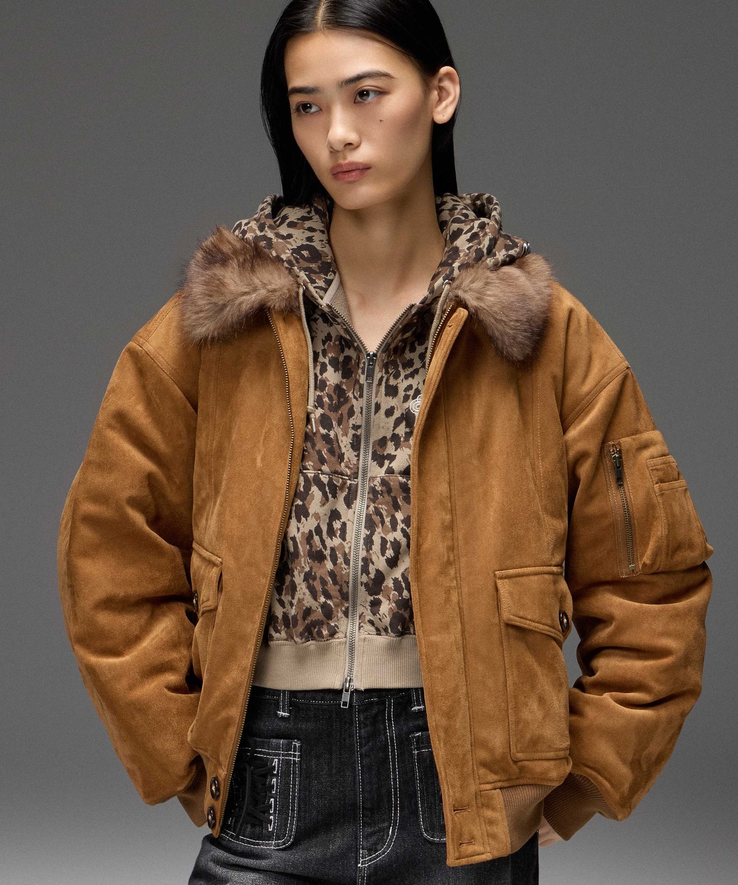 DETACHABLE FAUX FUR COLLAR PATCHED LOGO JACKET