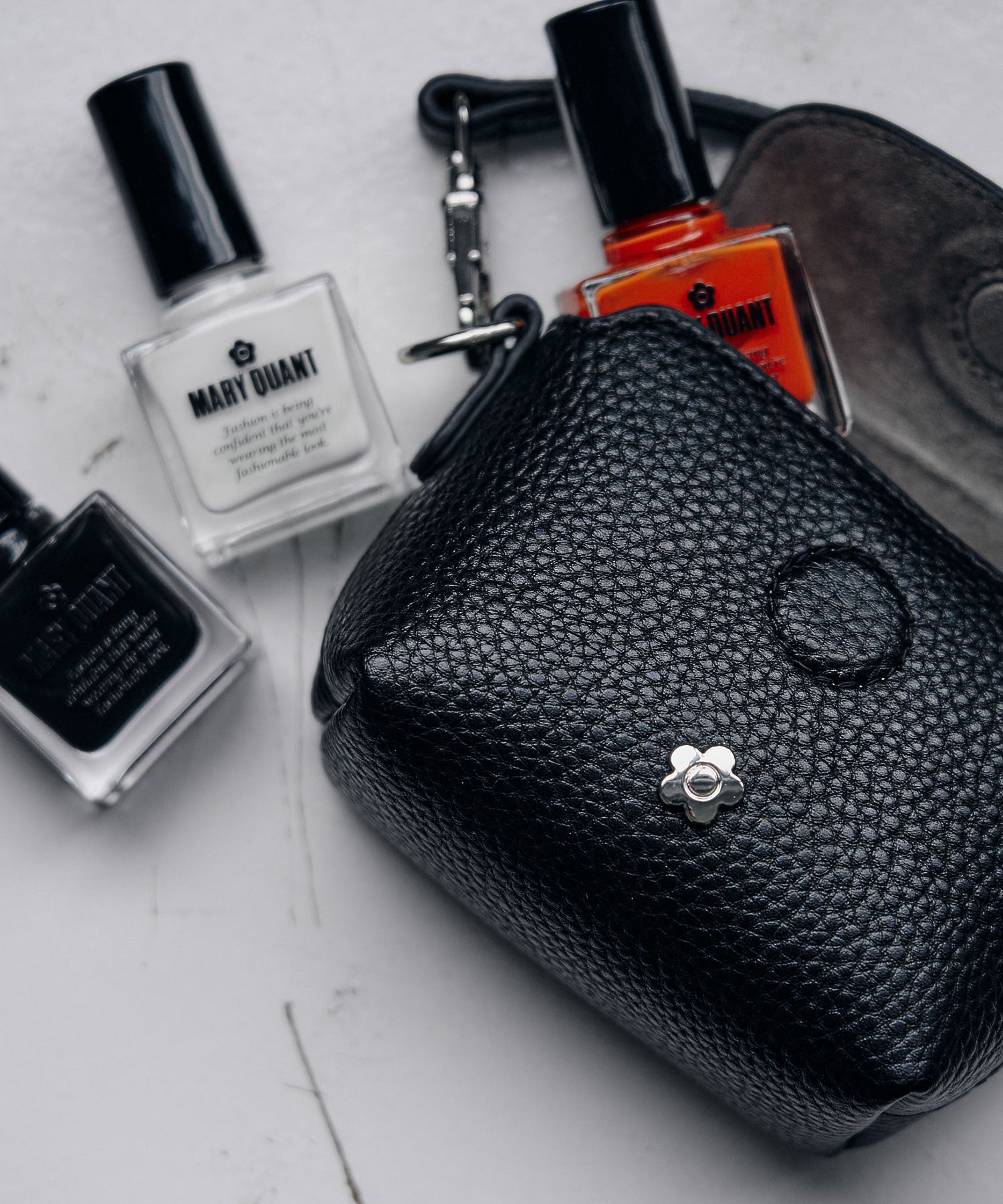 MARY QUANT/DAISY MINI BAG CHARM